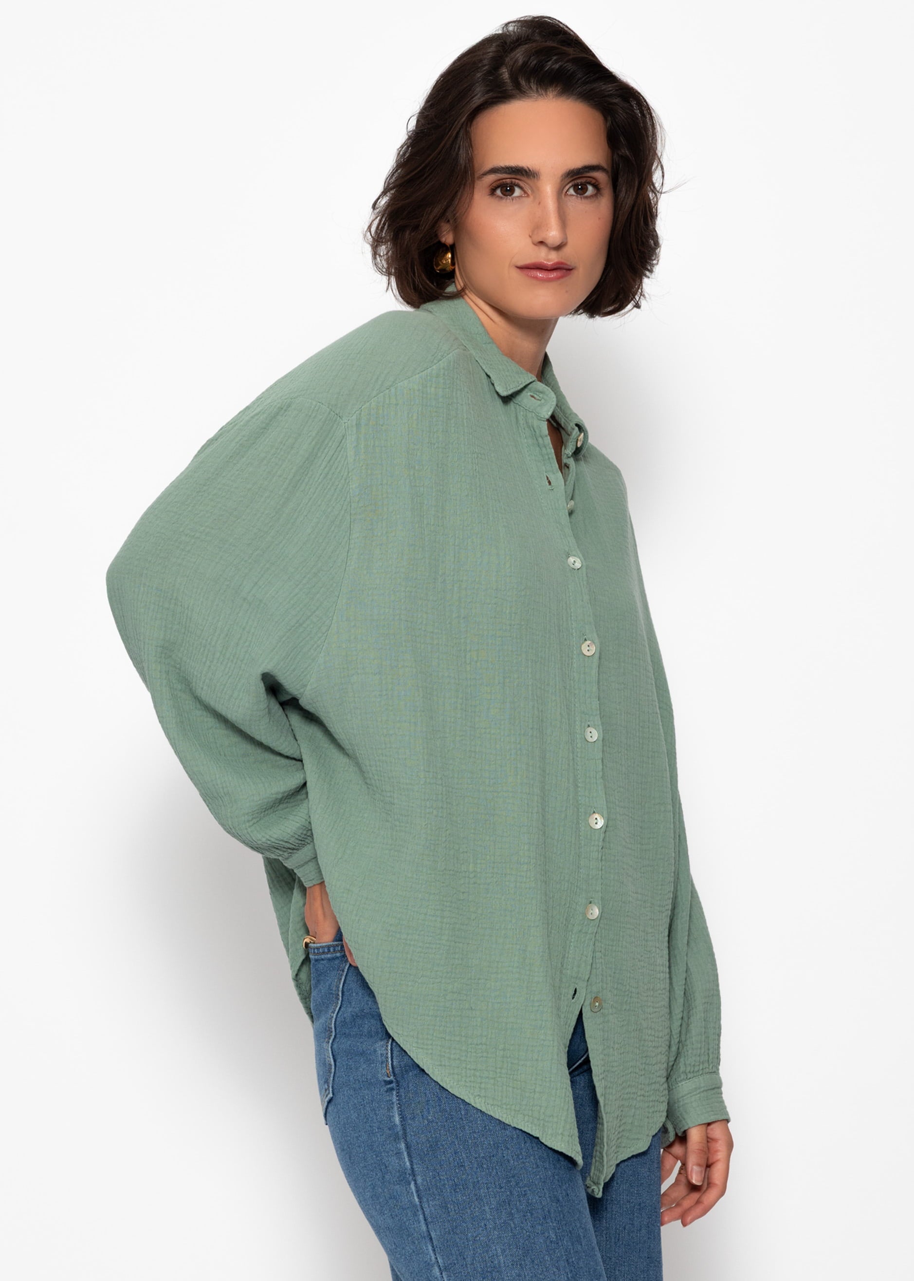 Musselin Bluse oversize, kurz, salbeigrün – Bekleidung > Blusen > Musselin > Oversize | FormaLuxe
