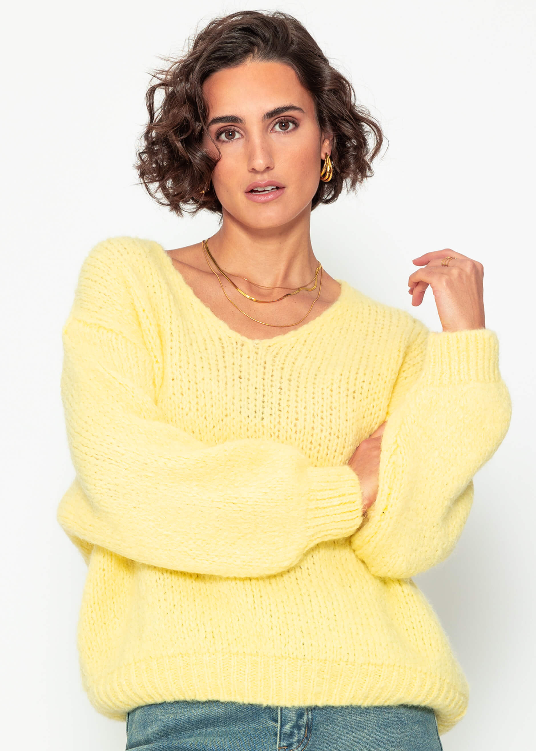 Oversize Pullover mit V-Ausschnitt - gelb – Bekleidung > Pullover | FormaLuxe