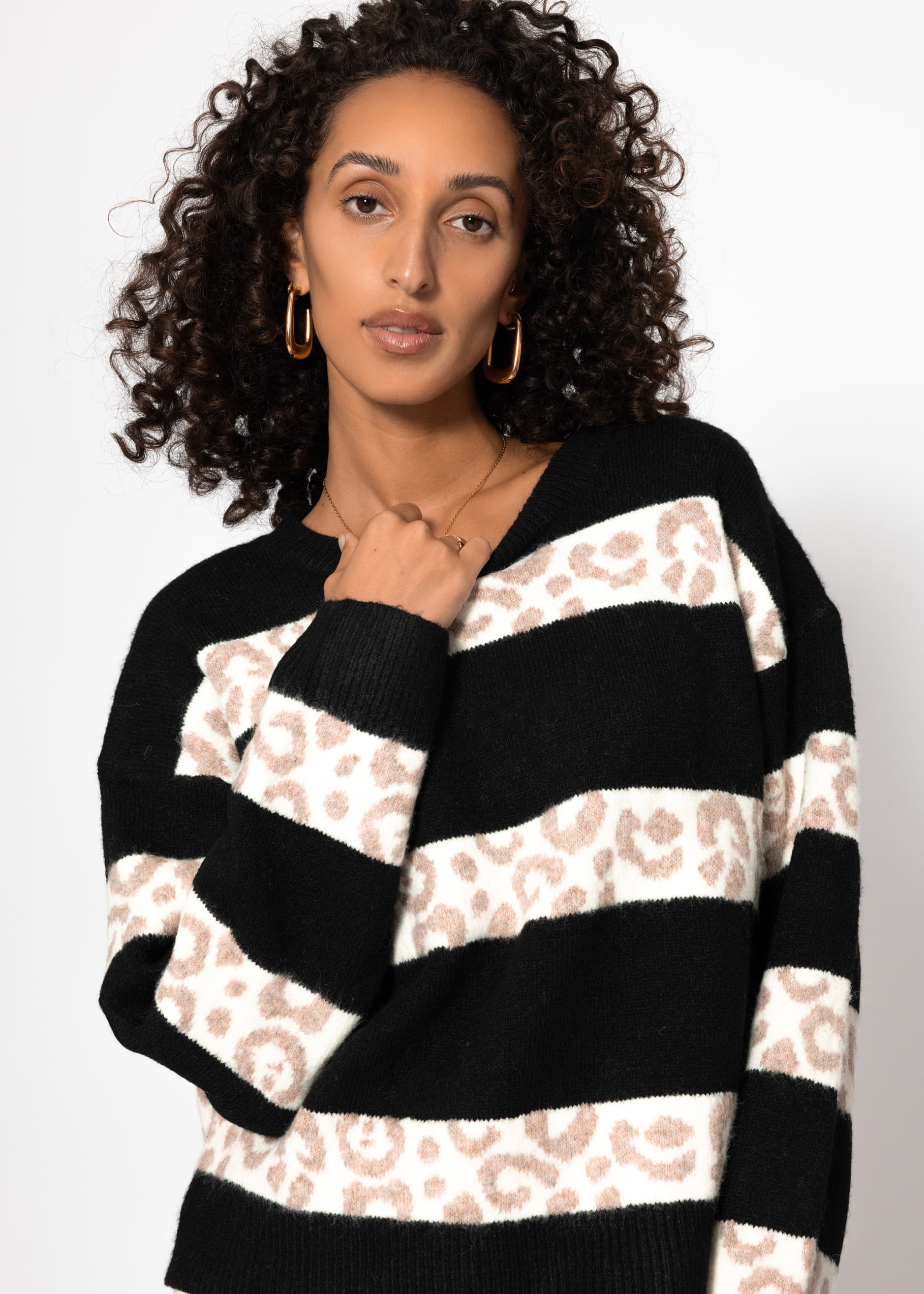 Pullover mit Leo-Streifen - schwarz – Bekleidung > Pullover | FormaLuxe