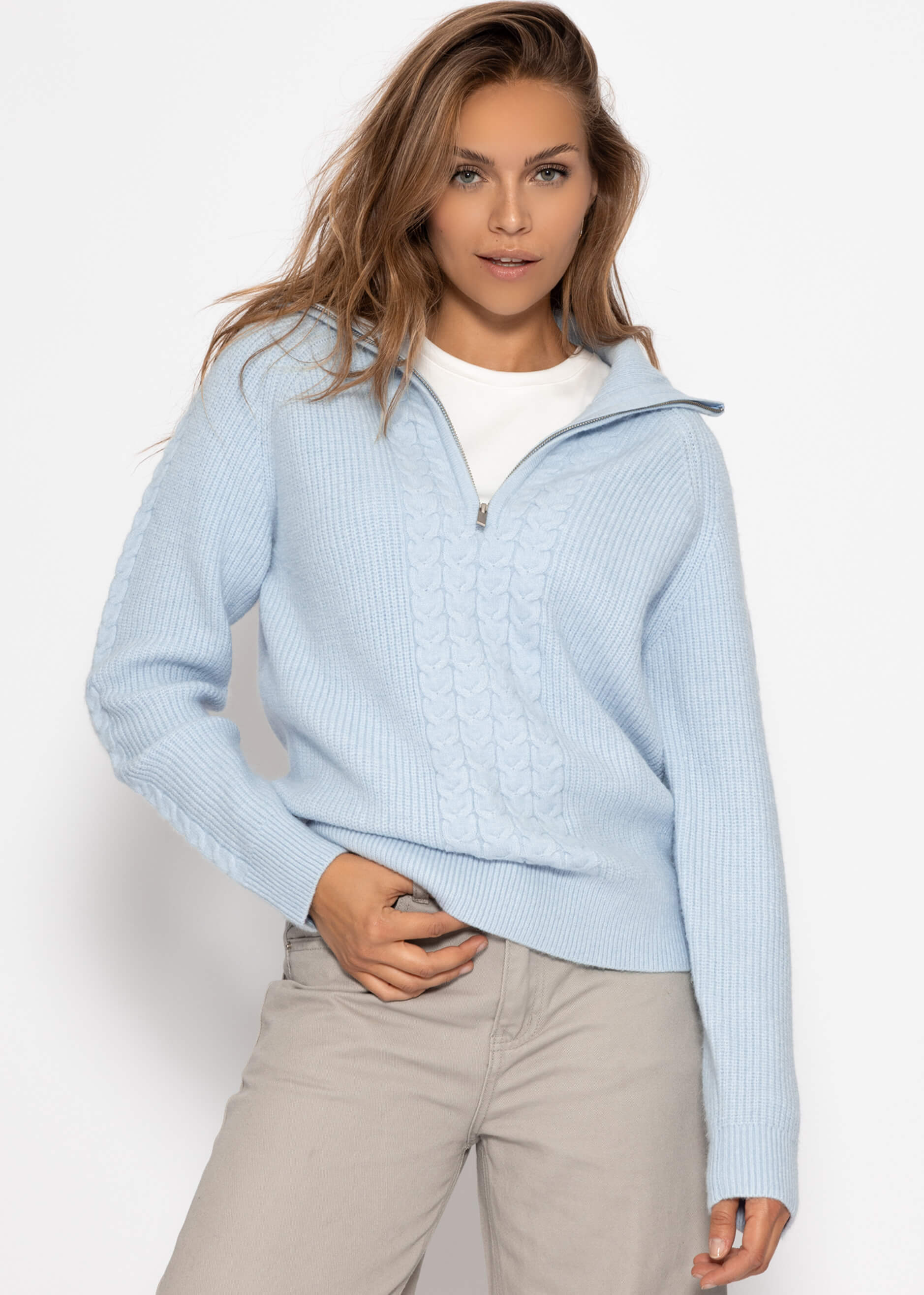 Pullover mit Reißverschluss am Kragen – hellblau – Clothing> sweater | FormaLuxe