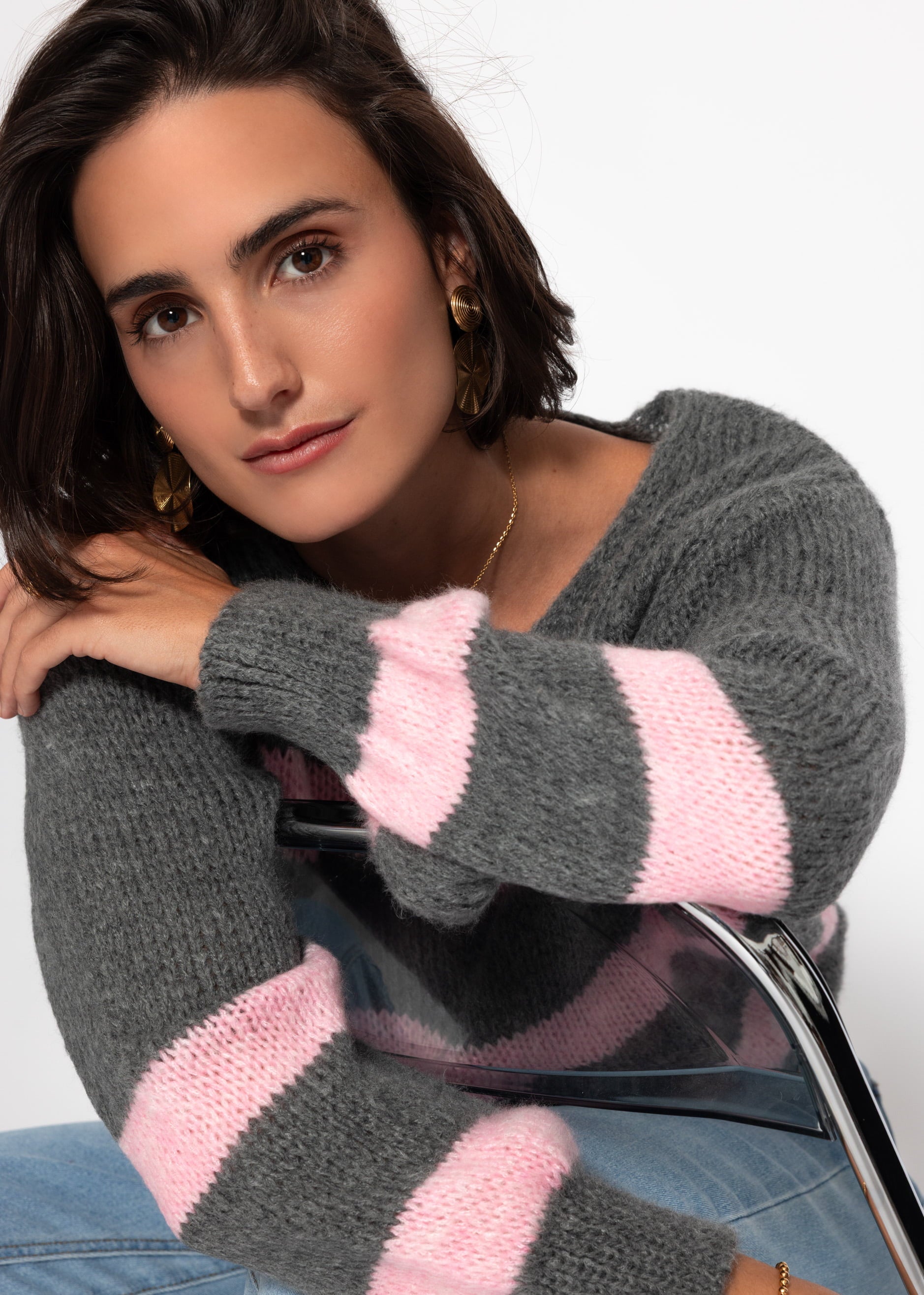 Pullover mit rosa Streifen - grau – Bekleidung > Pullover | FormaLuxe