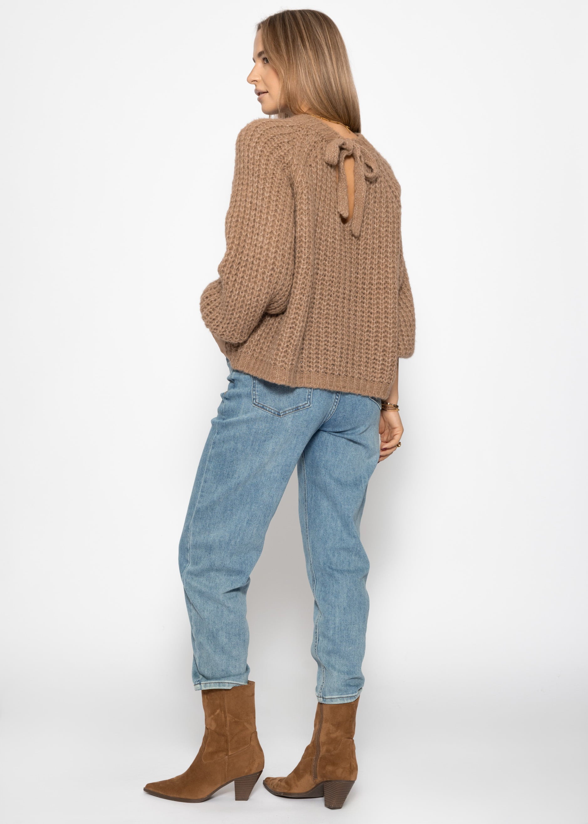 Grobstrickpullover mit Schleifendetail - braun – Bekleidung > Pullover | FormaLuxe