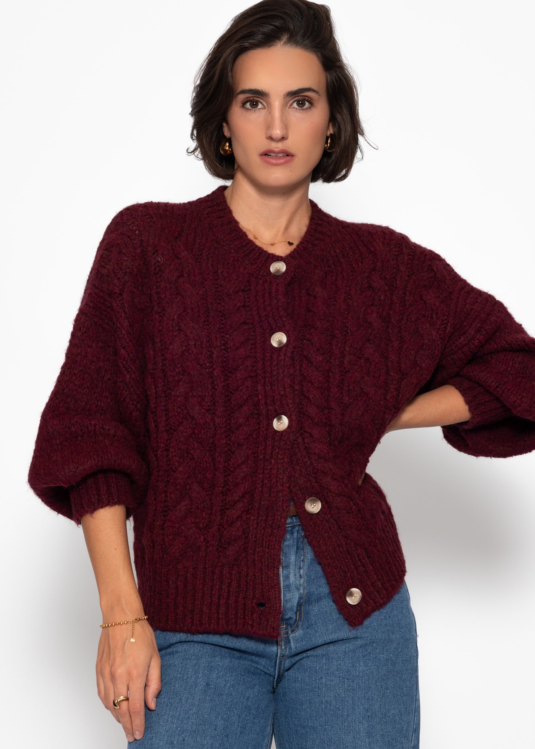 Super flauschige Strickjacke mit Zopfmuster - burgundy – Bekleidung > Cardigans | FormaLuxe