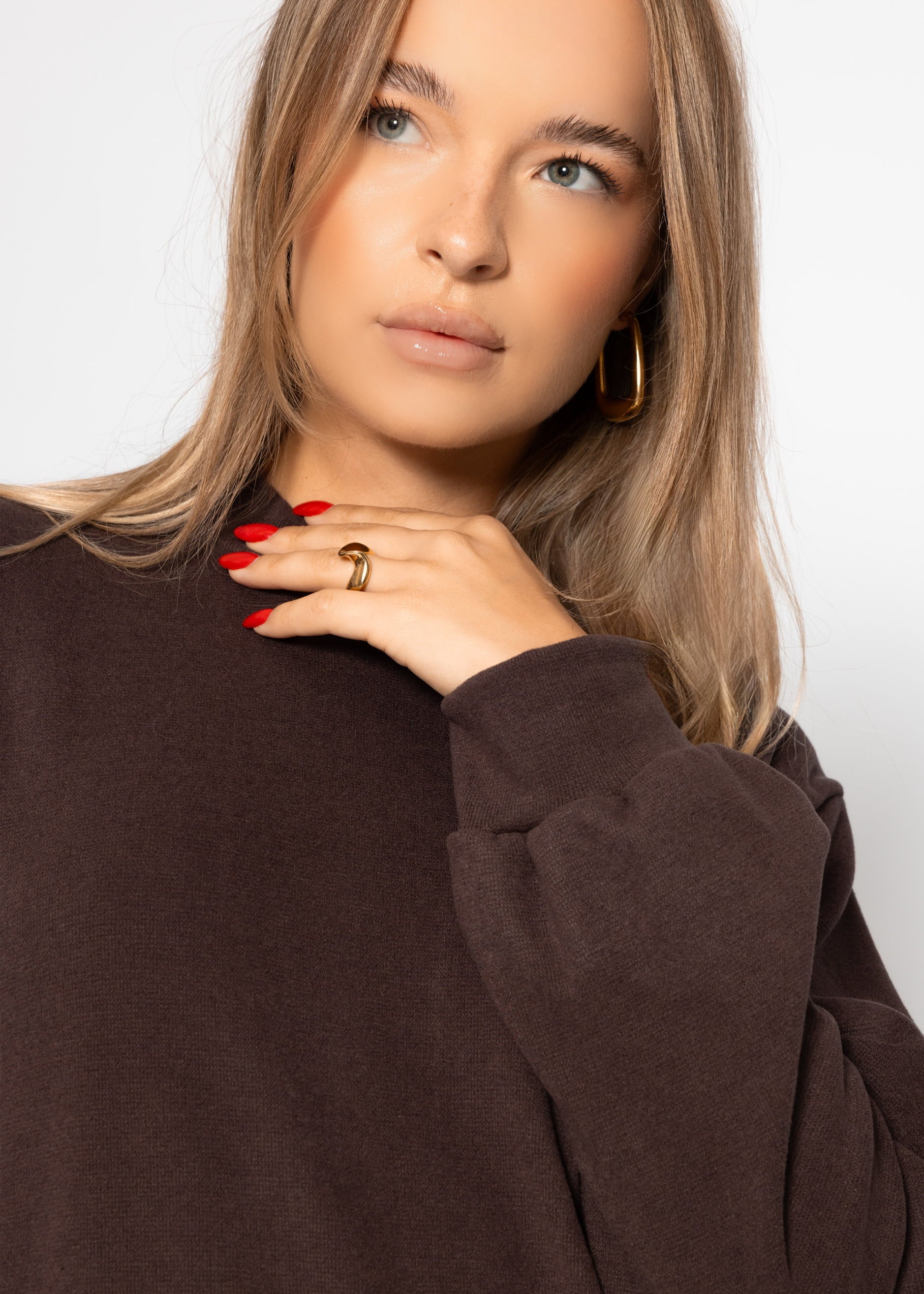Sweatkleid mit Stehkragen - braun – Bekleidung > Kleider | FormaLuxe
