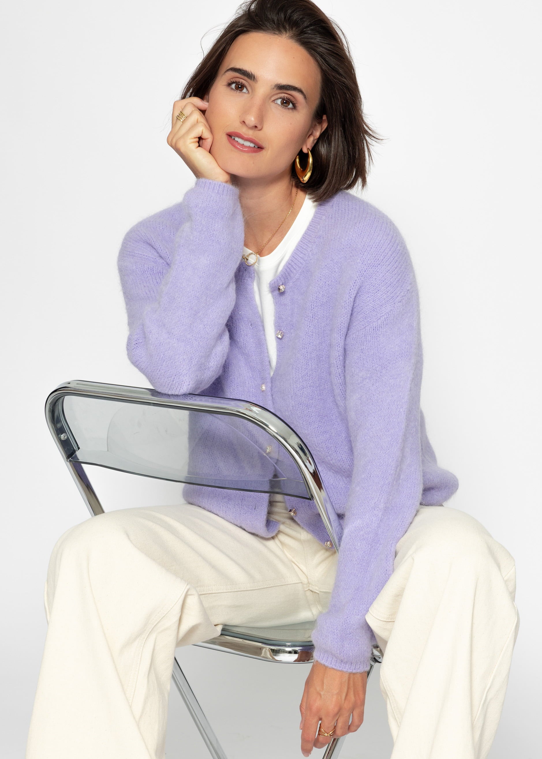 Weicher Strickcardigan mit Zierknöpfen - flieder – Bekleidung > Cardigans | FormaLuxe