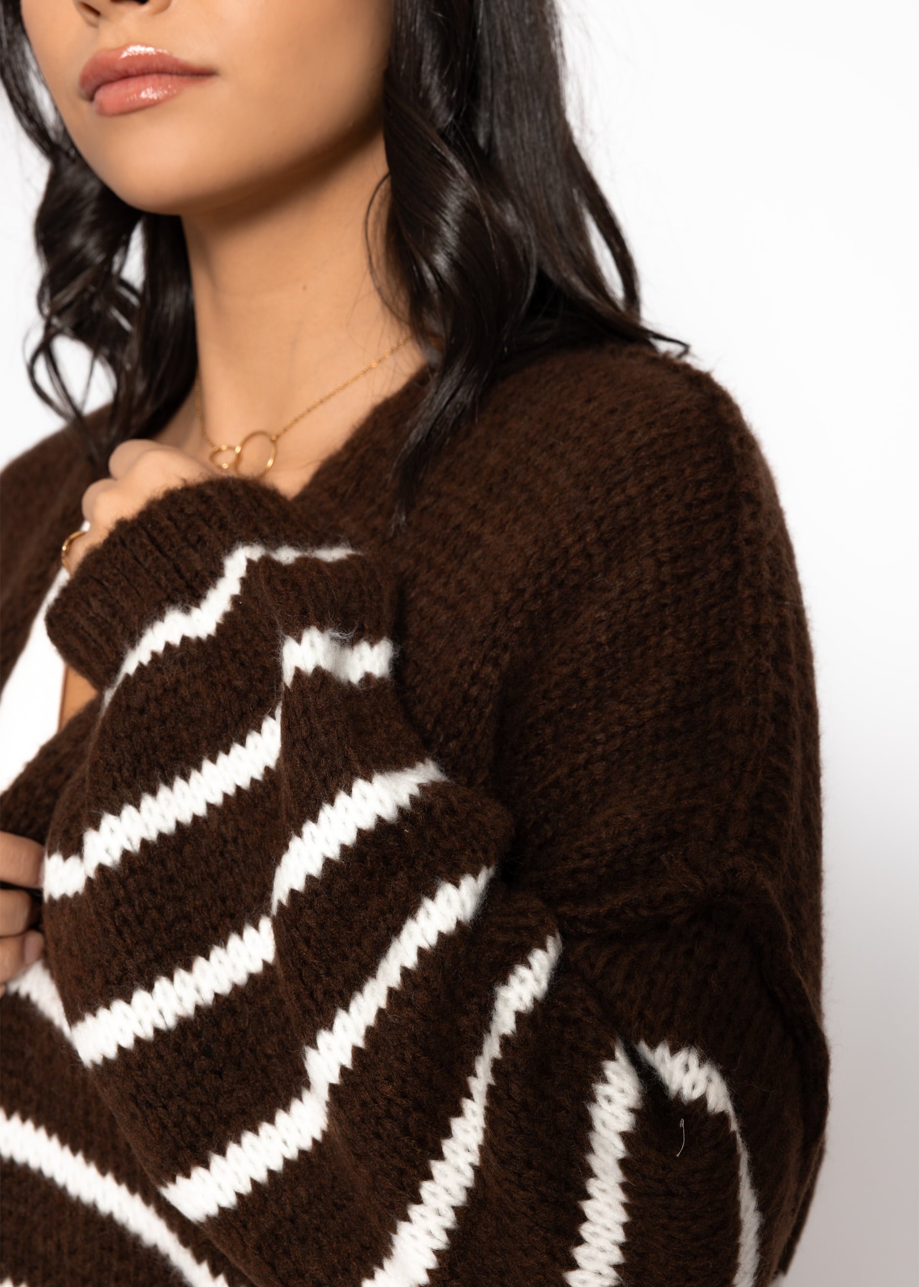 Gestreifter Cardigan mit Außennähten - dunkelbraun – Bekleidung > Cardigans | FormaLuxe