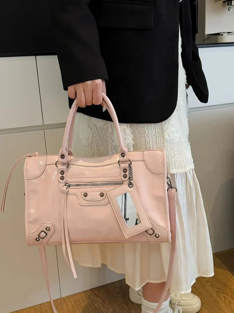 Carmela- Stylish Handbag with Spacious Interior & Minimalist Design Black | FormaLuxe
