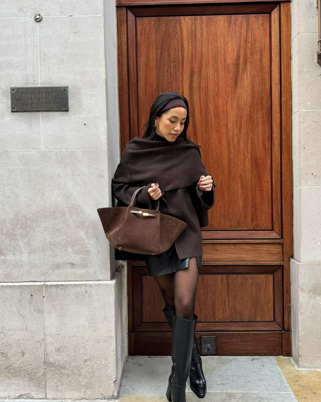 Ava | Suede Handle Bag Dark Brown | FormaLuxe