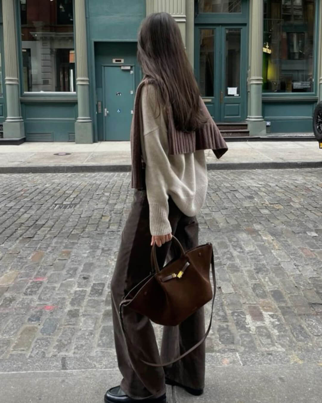 Ava | Suede Handle Bag Dark Brown | FormaLuxe