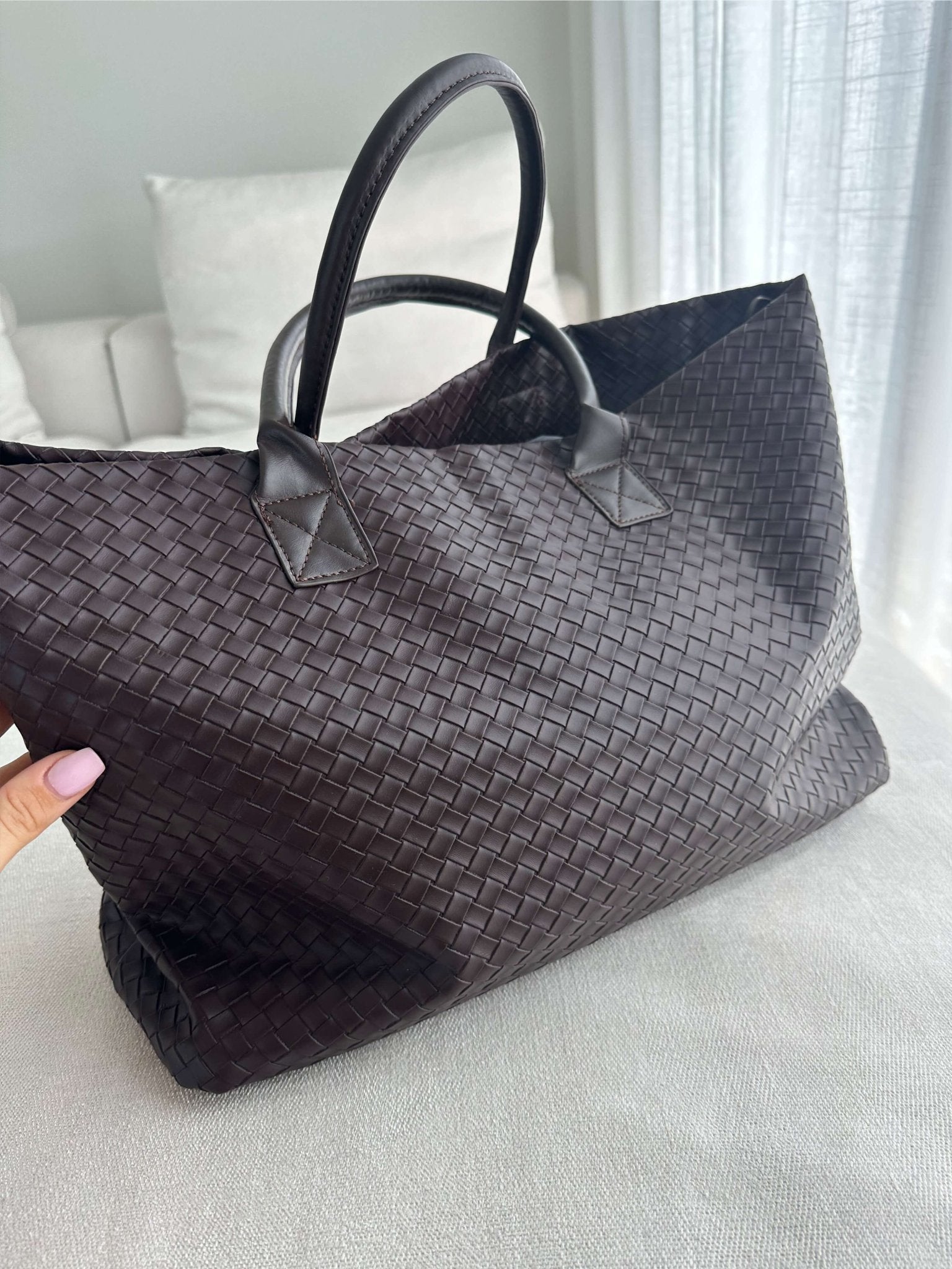 Zarina Woven Bag Black | FormaLuxe