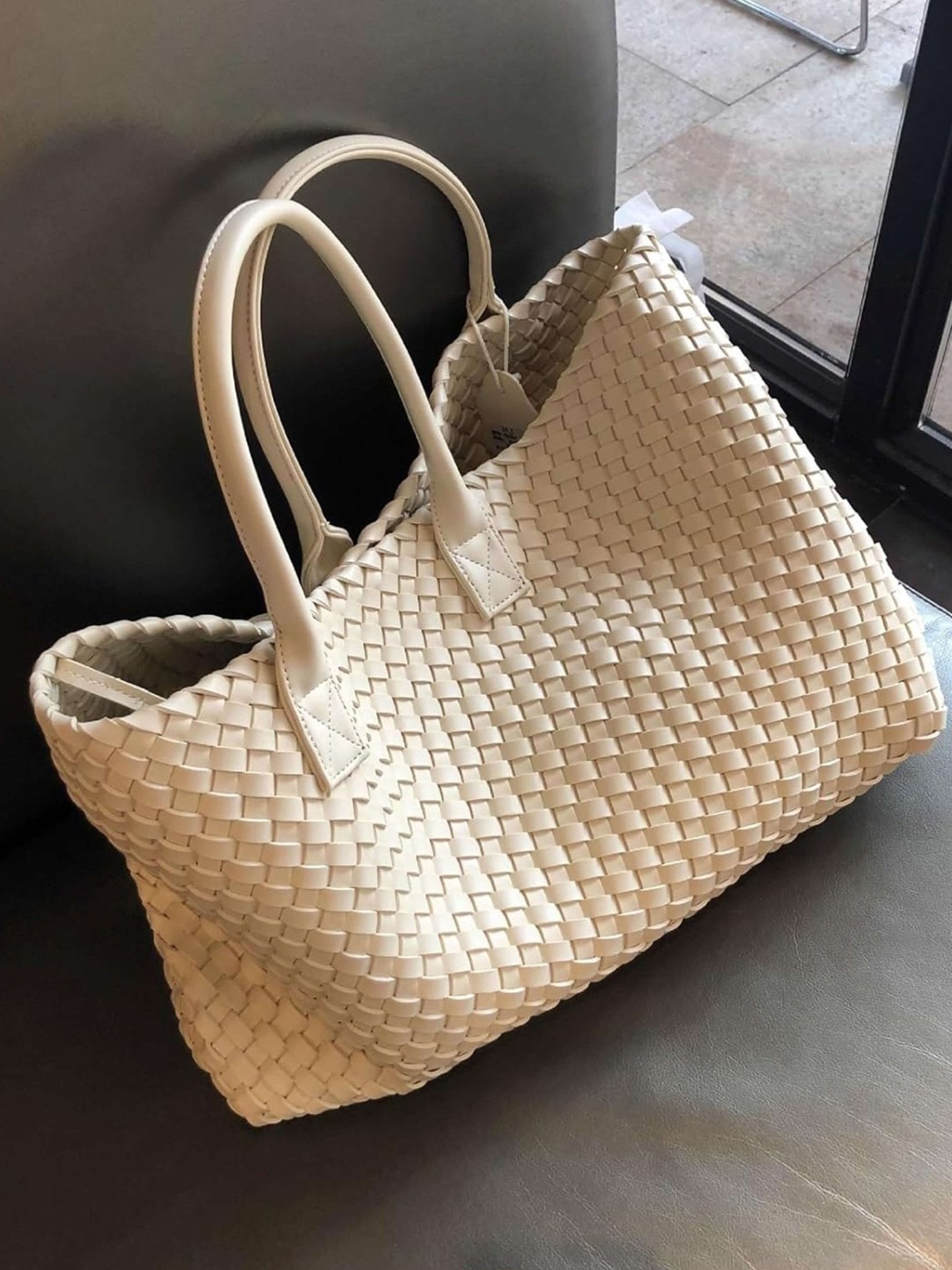 Zarina Woven Bag Black | FormaLuxe