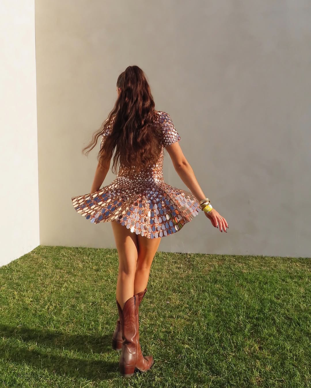 Monica | Minikleid mit hohem Kragen Gold | FormaLuxe