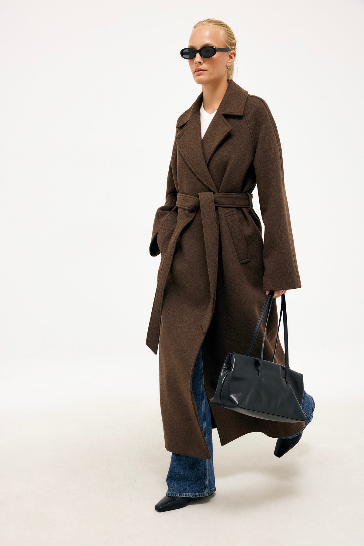 Wollmantel Damen mit Gürtel Ingrid in Taupe – FormaLuxe