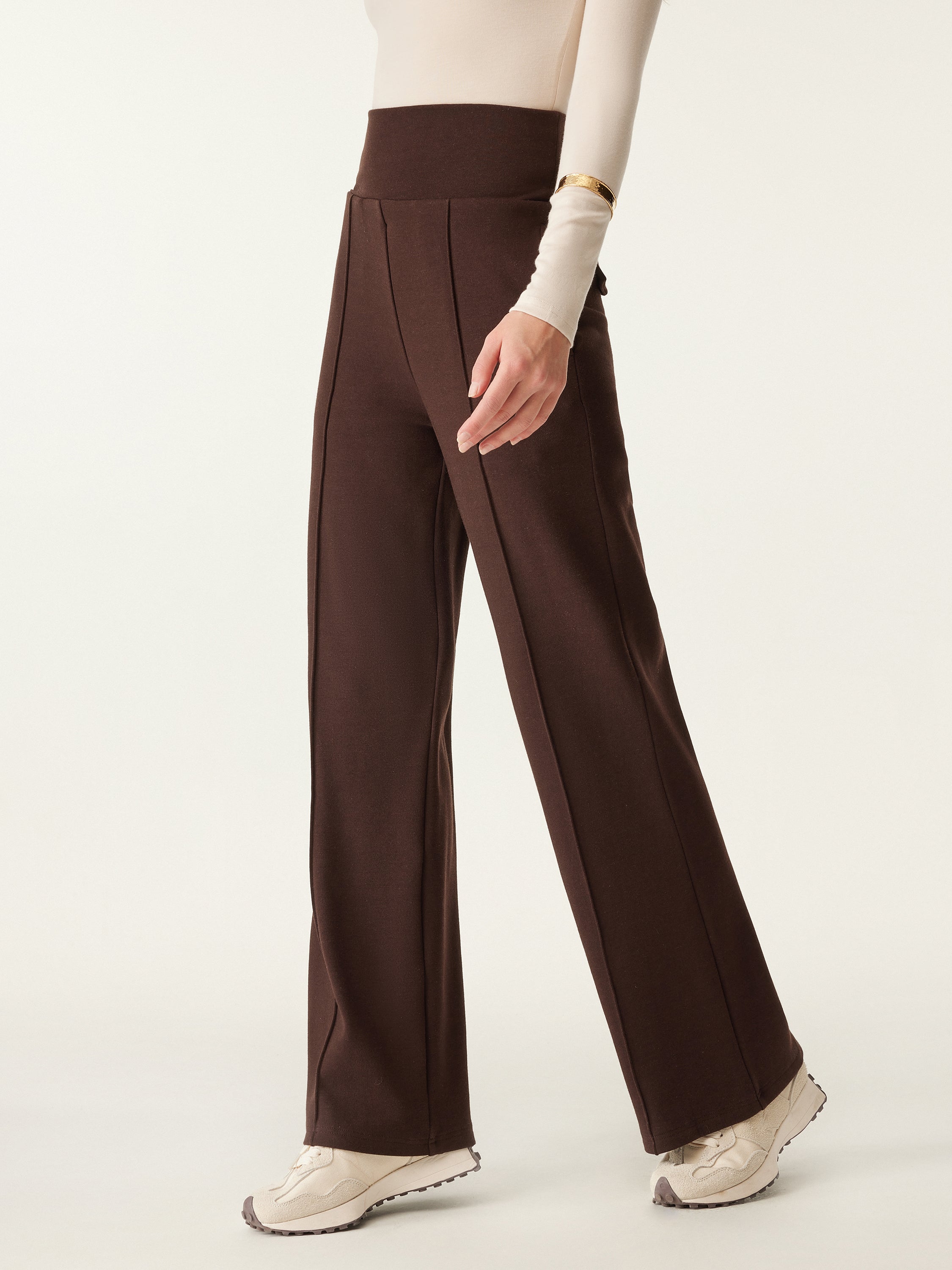 Tummy Warmer Pin-Tuck Pant Espresso Shut – Women > Bottoms > Pants | FormaLuxe