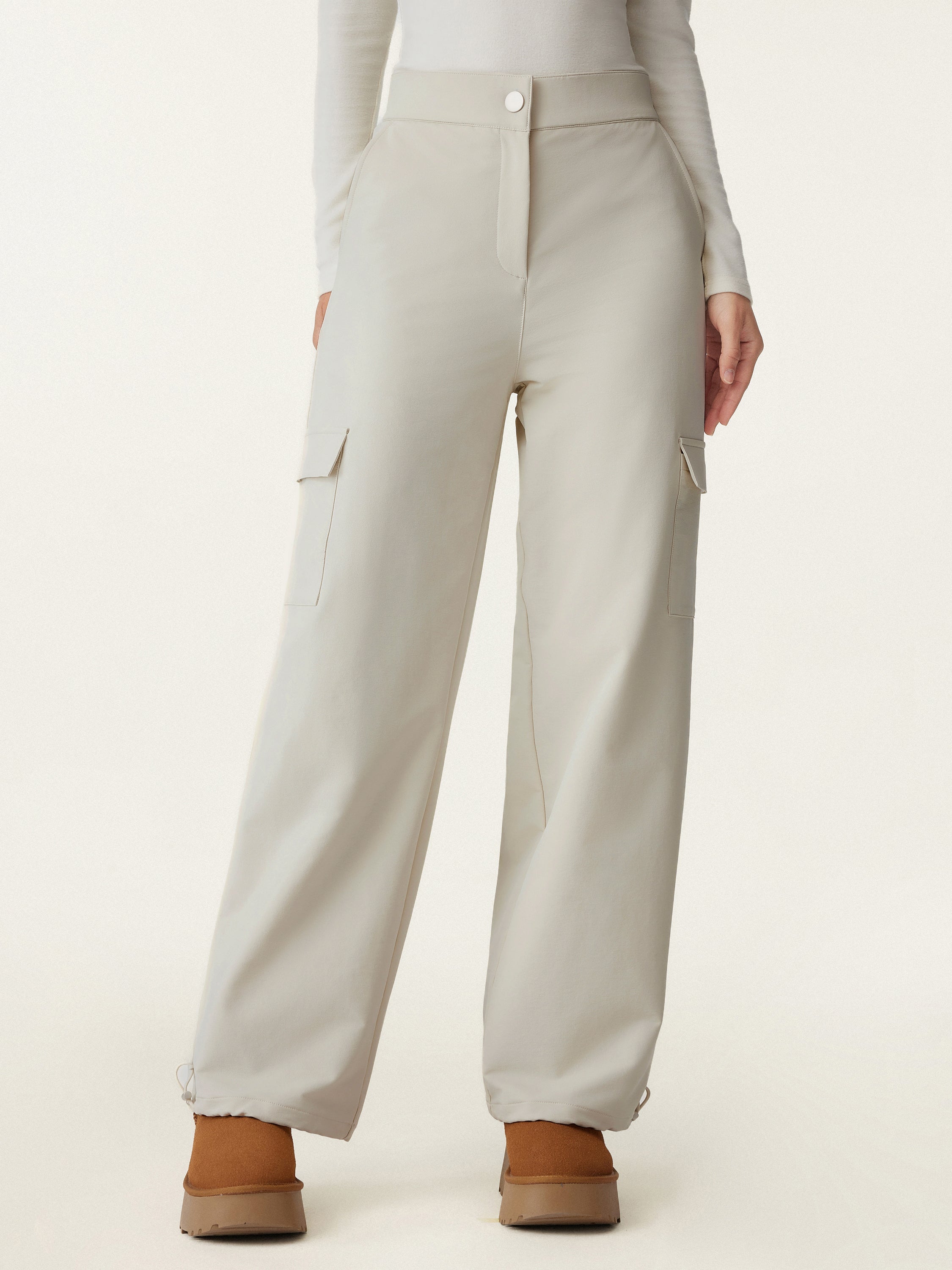 Waterproof Fleece Cargo Pant Gainsboro – Women > Bottoms > Pants | FormaLuxe