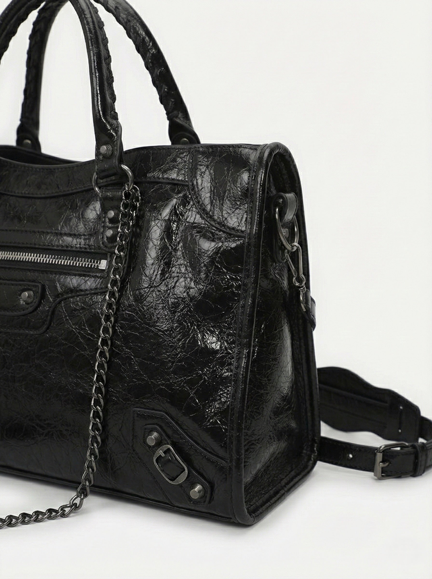 Carmela- Stylish Handbag with Spacious Interior & Minimalist Design Black | FormaLuxe