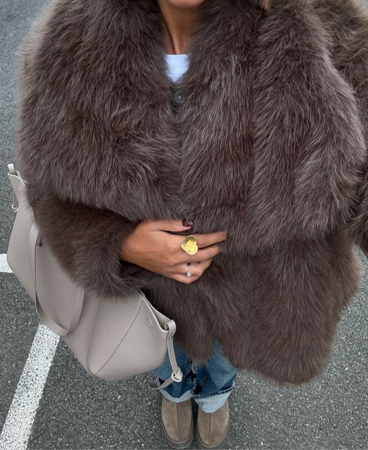 Kataleya | Cropped Oversized Faux Fur Coat Dark Brown | FormaLuxe