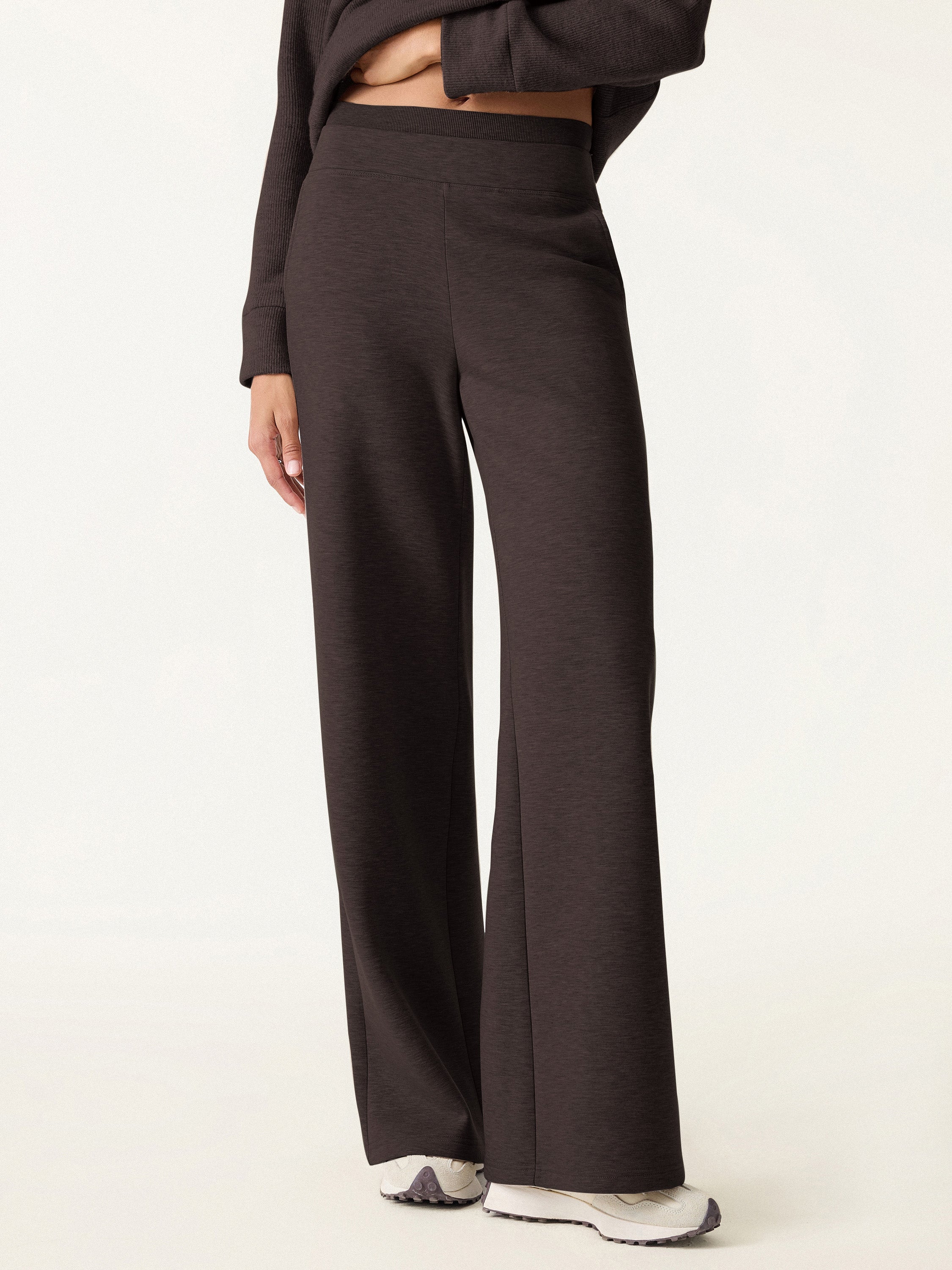 Double Waistband Straight Leg Pants with Pockets Heather Taupe – Women > Bottoms > Pants | FormaLuxe