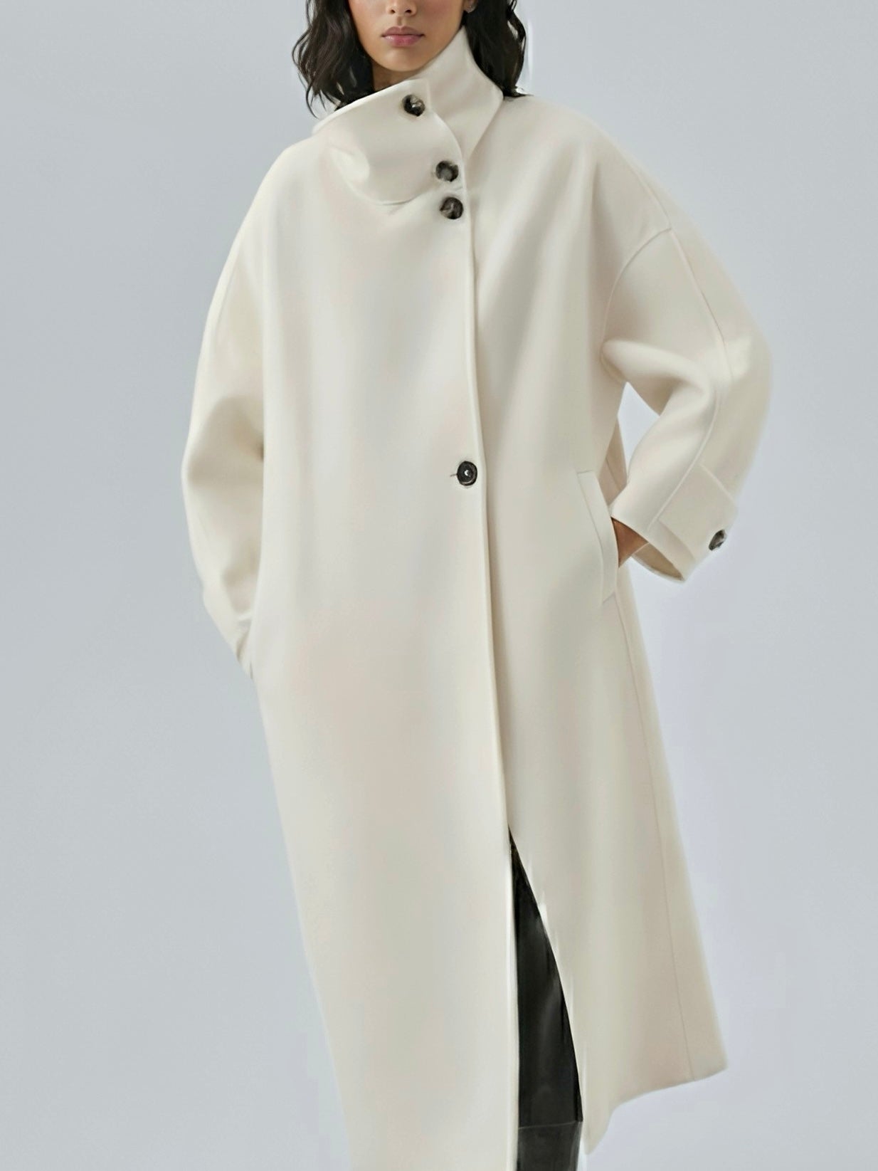 Amaya | Manteau long élégant à col montant Blanc | FormaLuxe