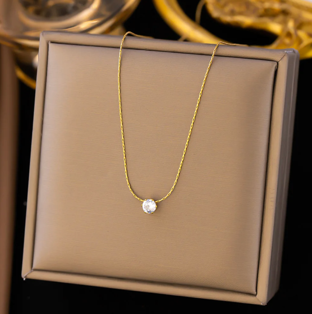 Ceraline – Schimmerndes Collier mit funkelndem Akzent – Sierraad | FormaLuxe