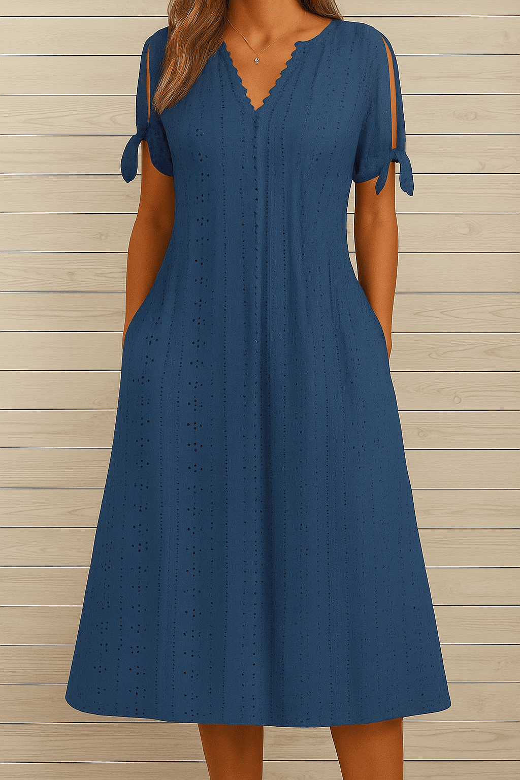 Elegantes Kleid mit V-Ausschnitt – Jetzt 2 zum Preis von 1 Weiß – Kleidung & Accessoires | FormaLuxe