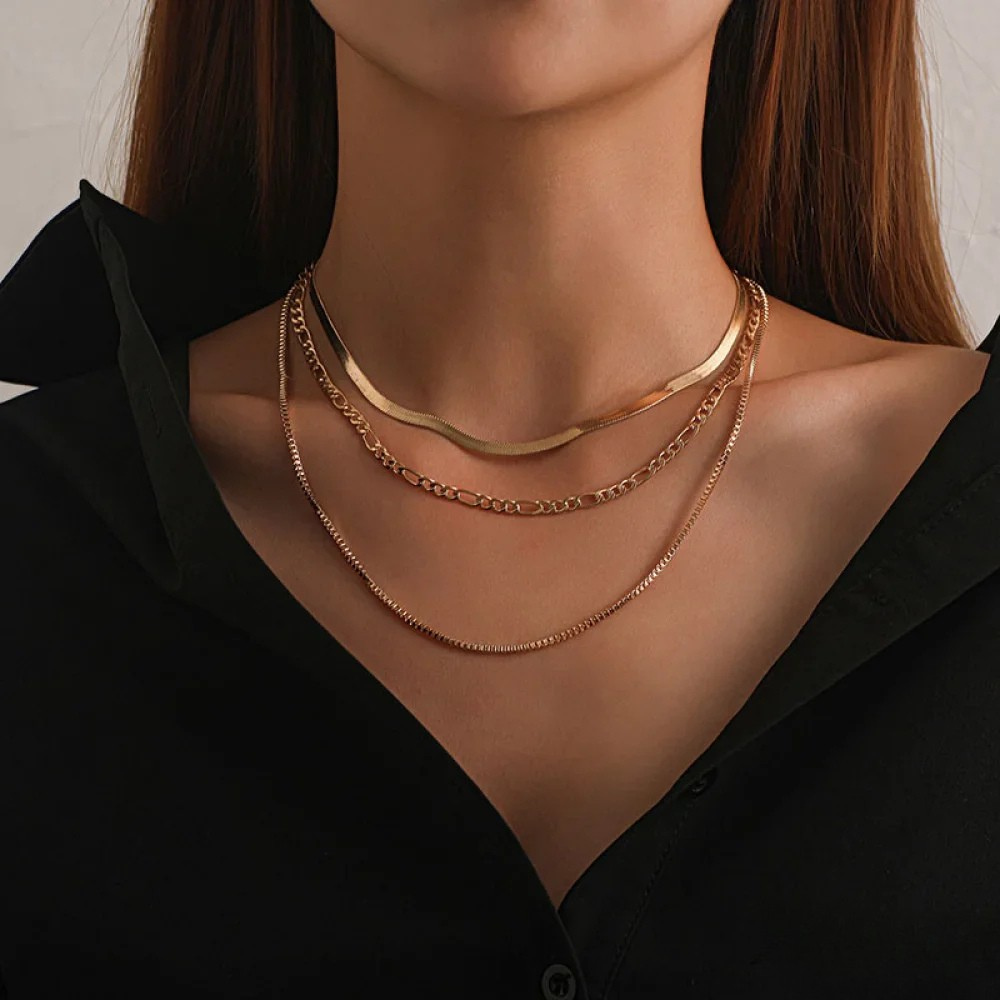 Noara – Triple Layer Vintage-Style Necklace