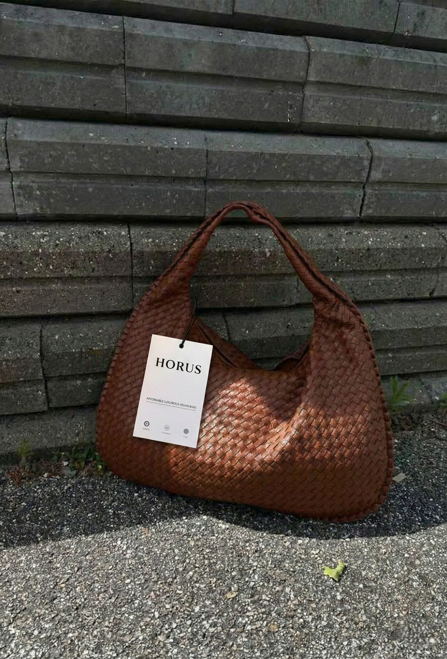 Curlew | Woven Large Shoulder Bag Black | FormaLuxe