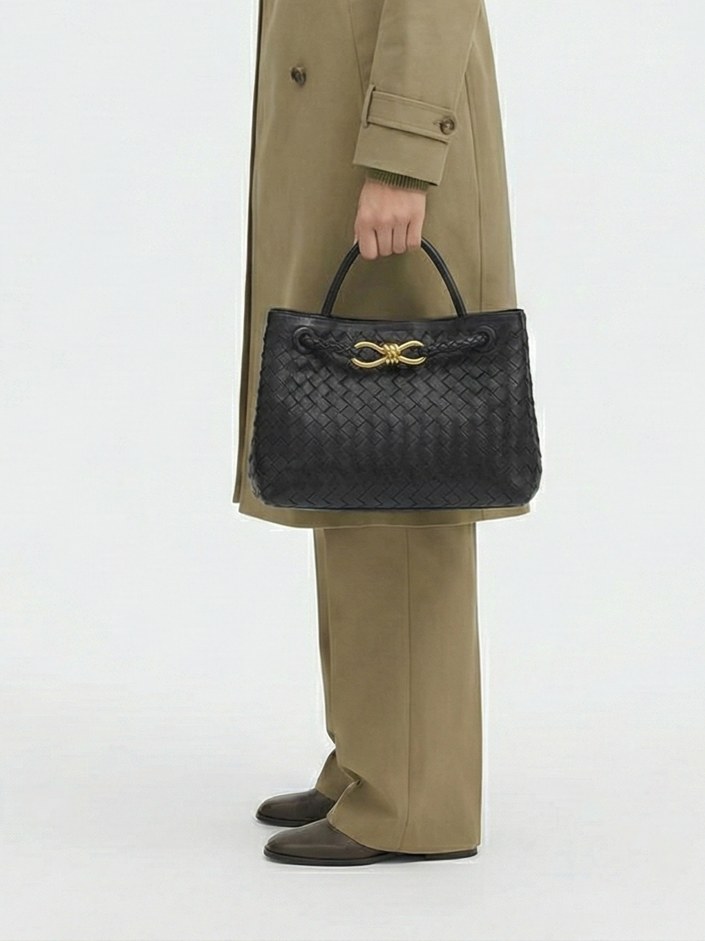 Wells | Tote Woven Shoulder Bag Black | FormaLuxe