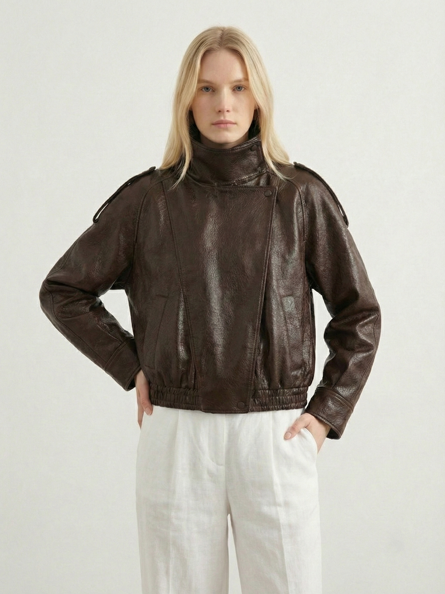 Felicia | Veste oversize à col montant en similicuir Noir | FormaLuxe