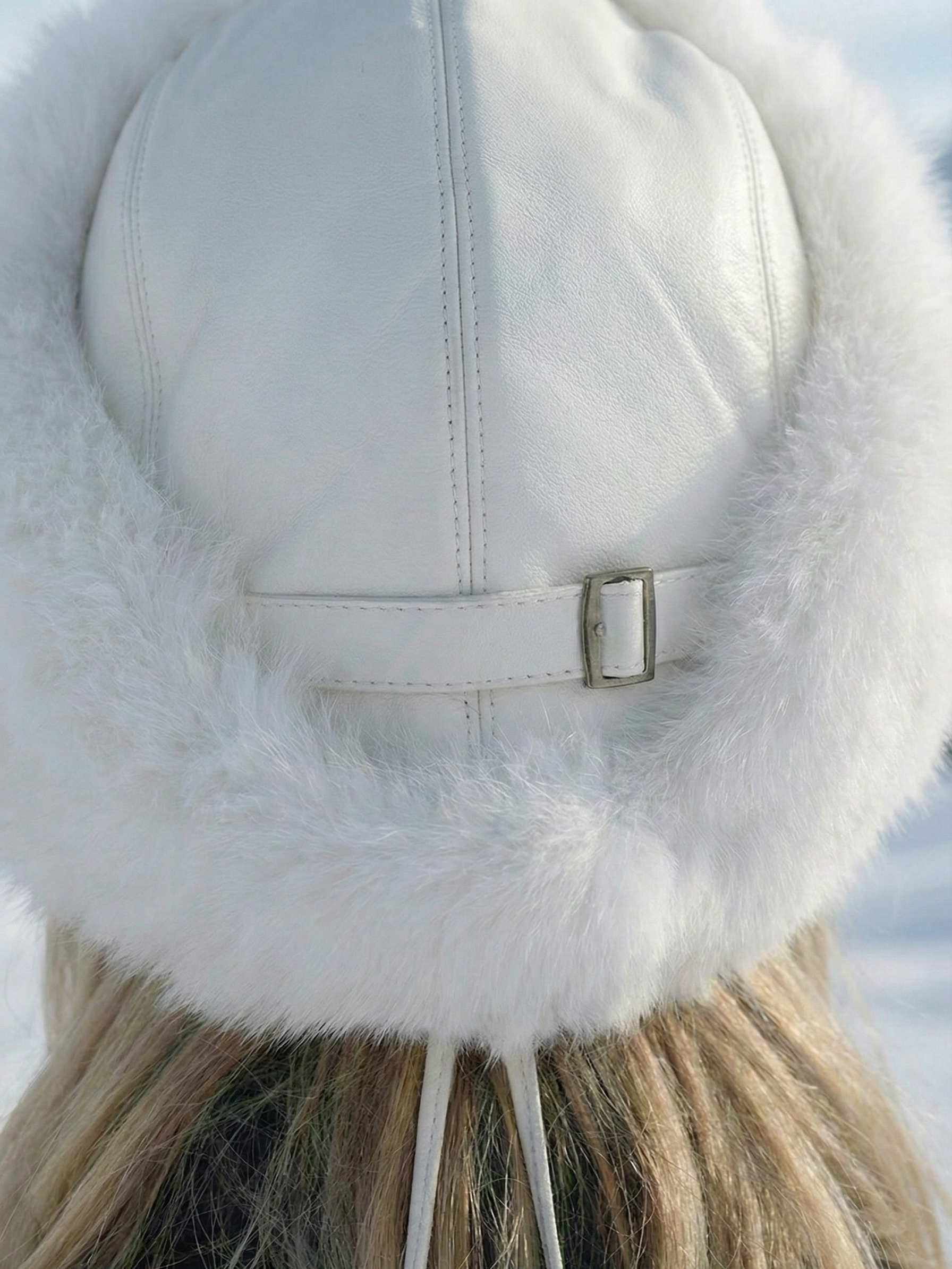 Sia | Bonnet d'hiver en fausse fourrure blanche | FormaLuxe