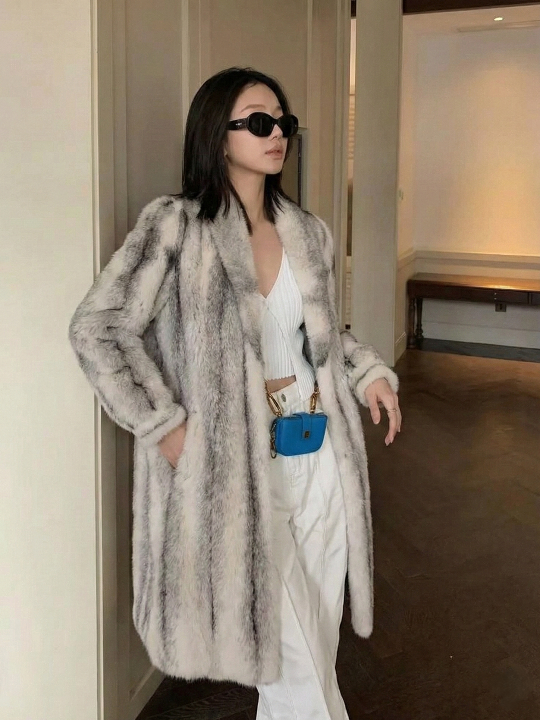 Aliza | Manteau long en fausse fourrure tendance Blanc cassé | FormaLuxe