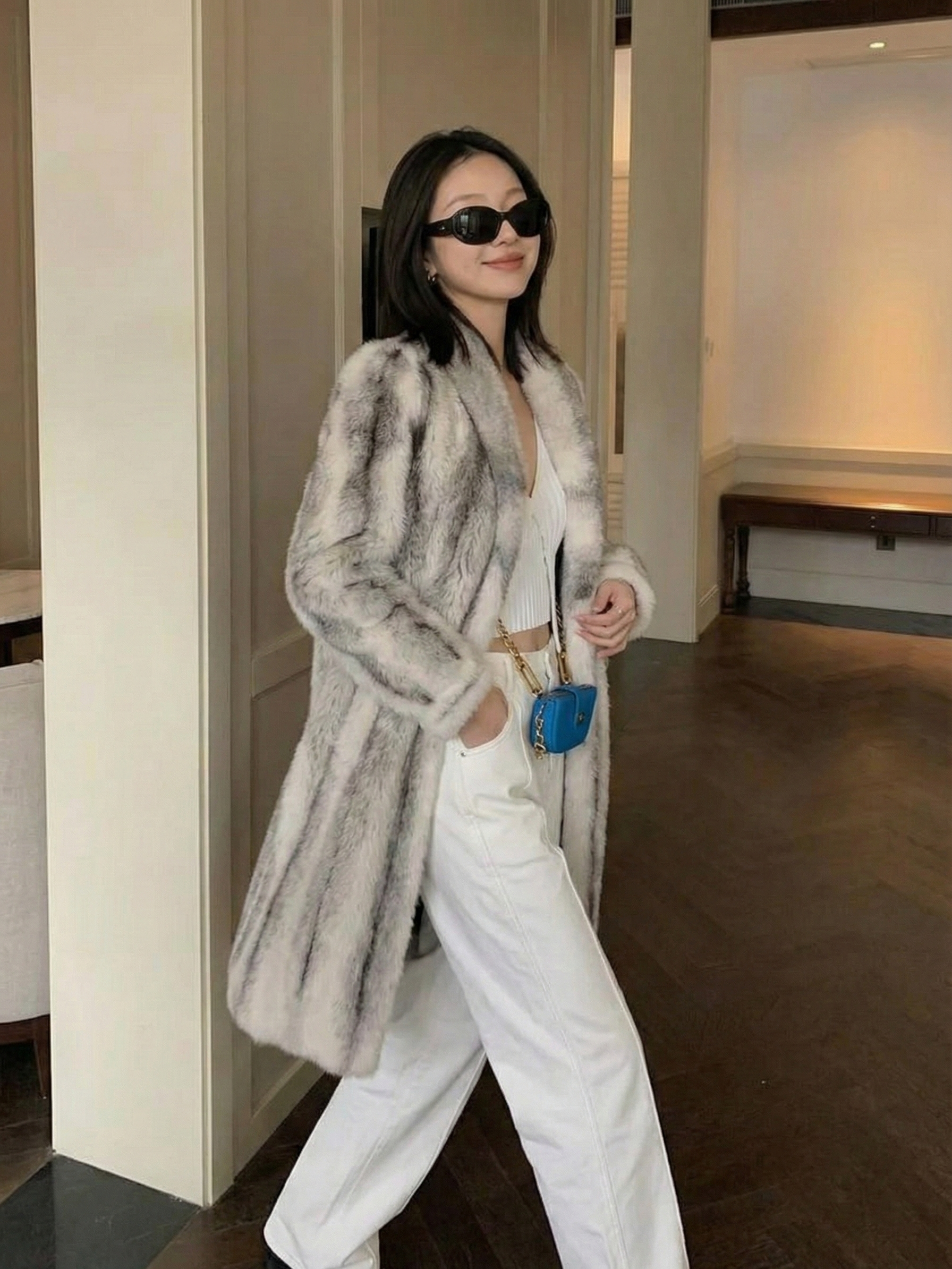 Aliza | Manteau long en fausse fourrure tendance Blanc cassé | FormaLuxe
