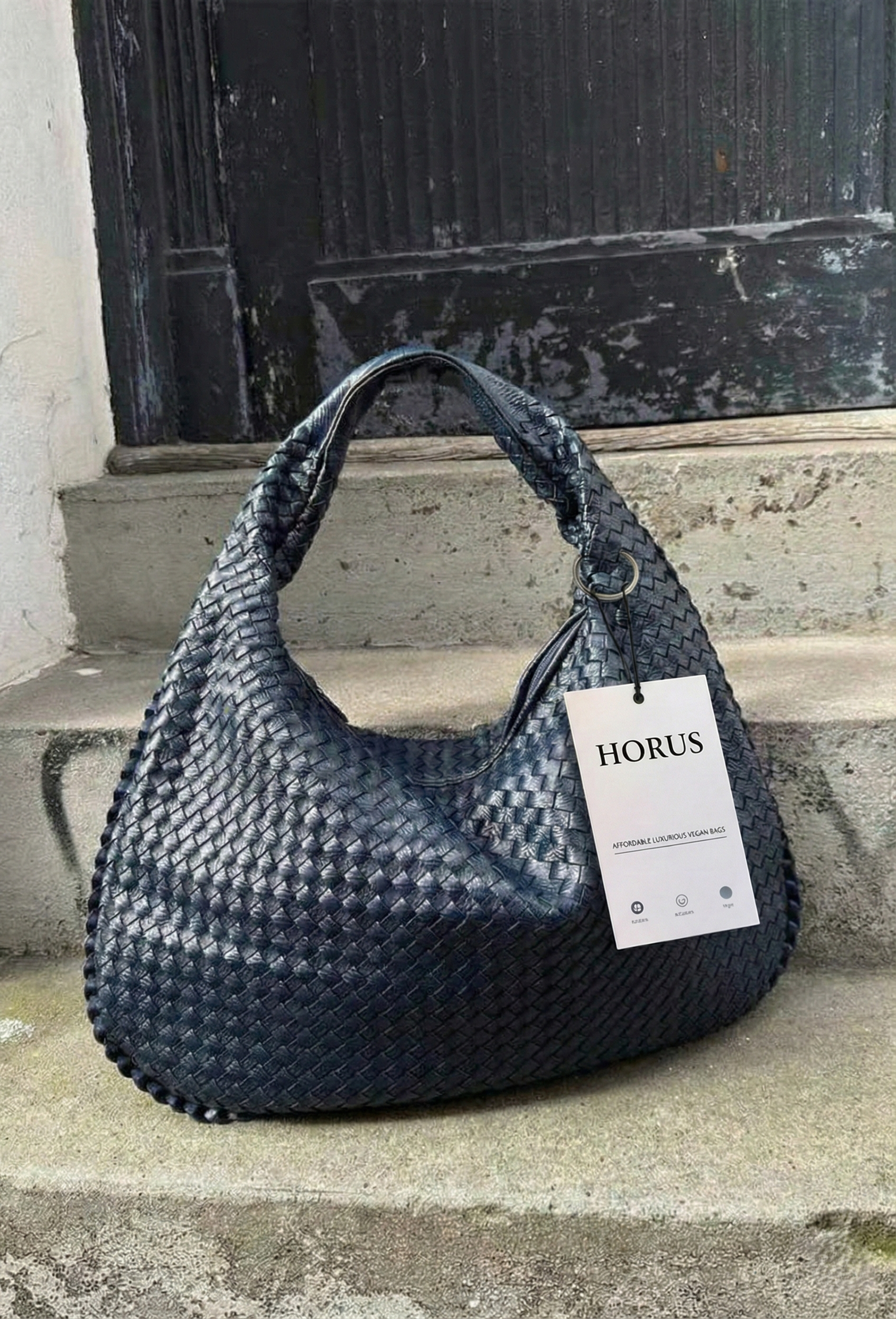 Curlew | Woven Large Shoulder Bag Black | FormaLuxe