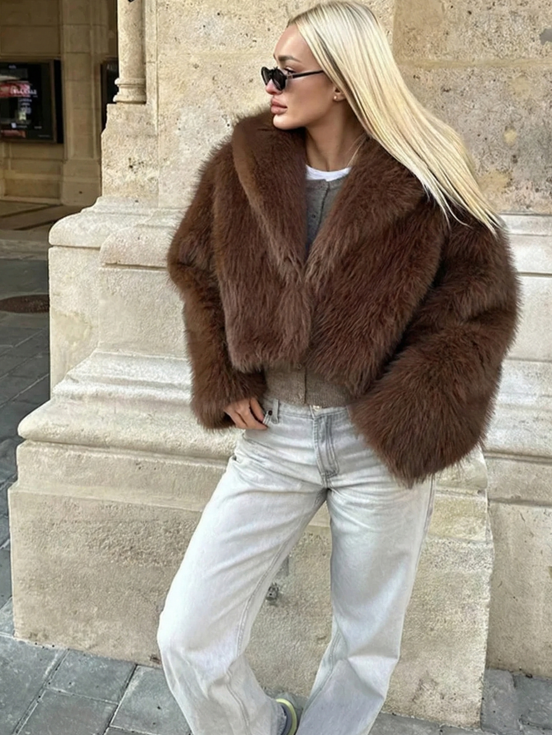Ayla | Veste courte en fausse fourrure à large col Brun | FormaLuxe