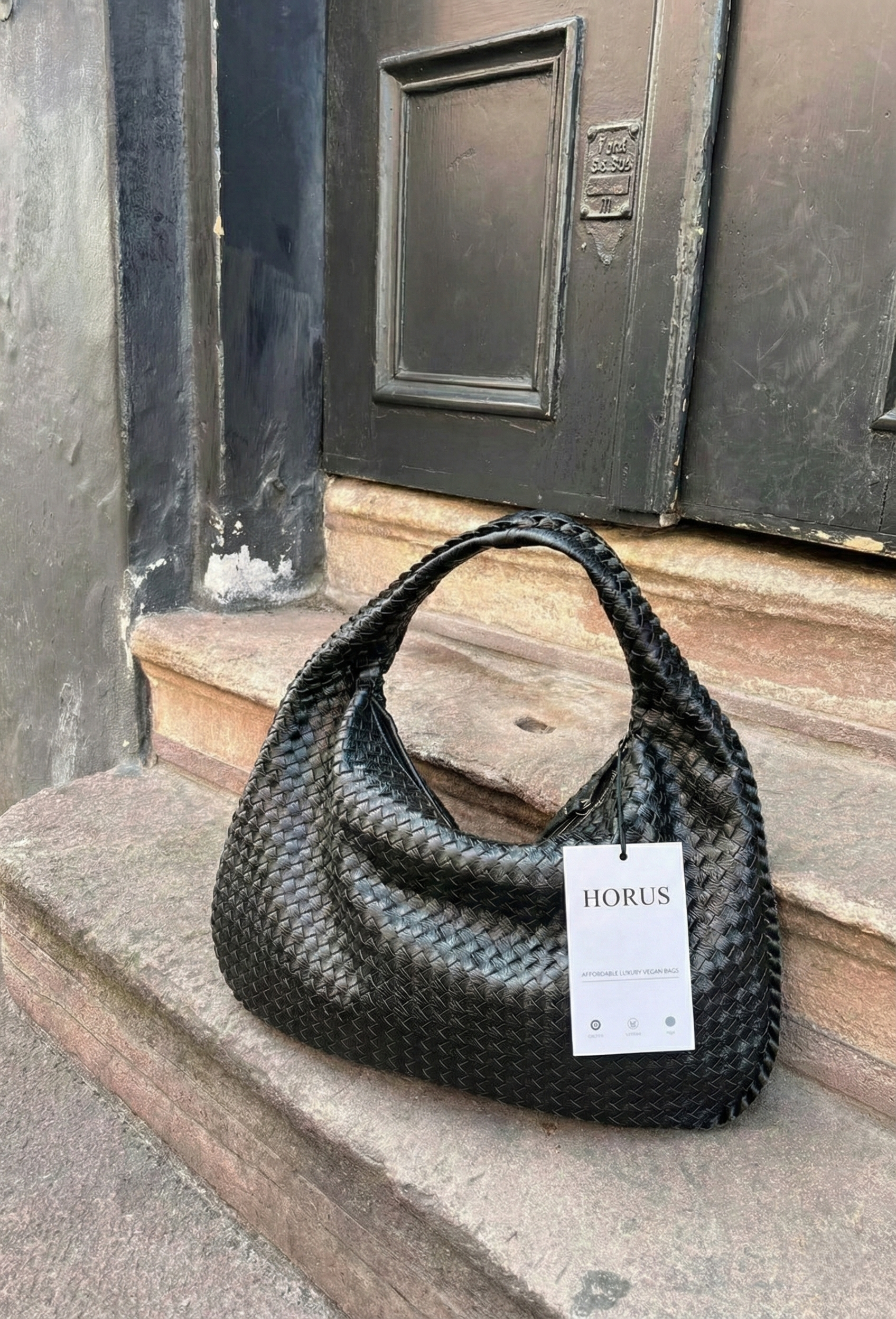 Curlew | Woven Large Shoulder Bag Black | FormaLuxe