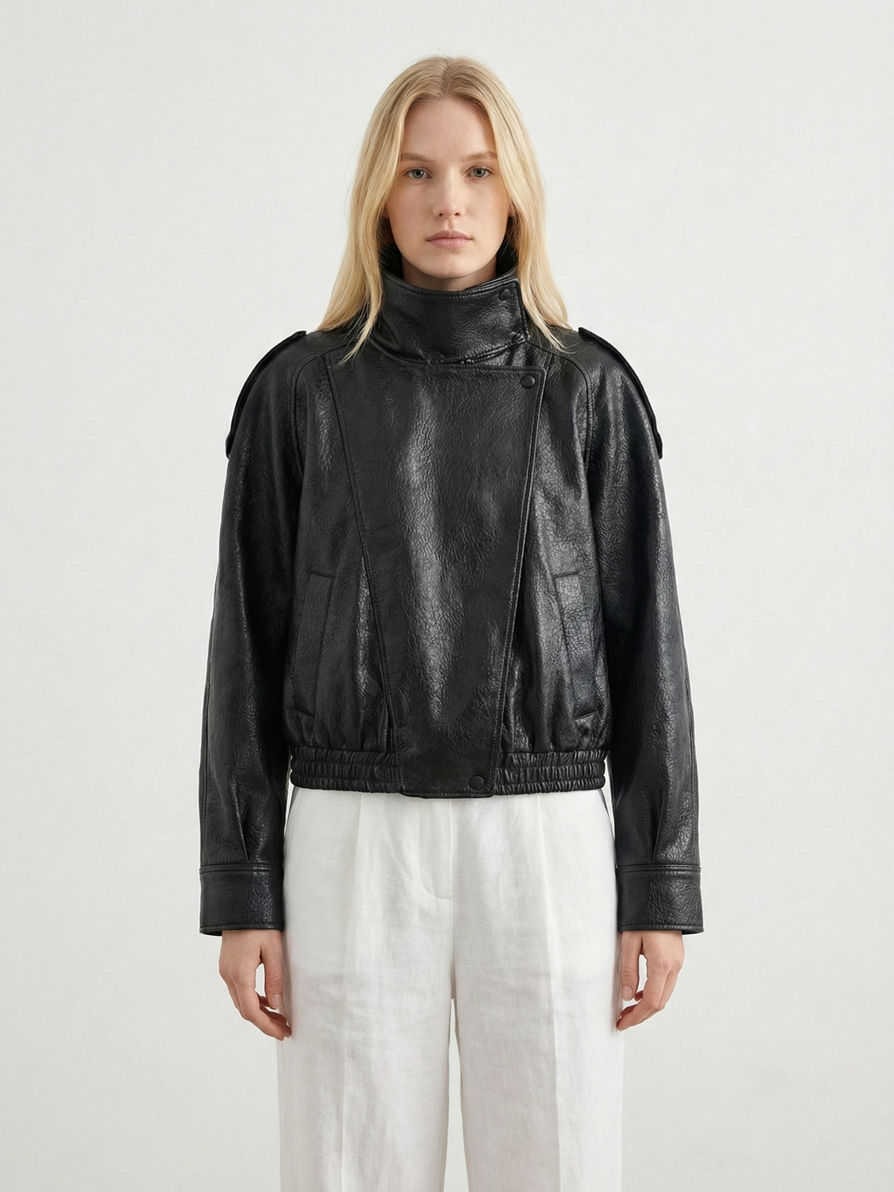 Felicia | Veste oversize à col montant en similicuir Noir | FormaLuxe