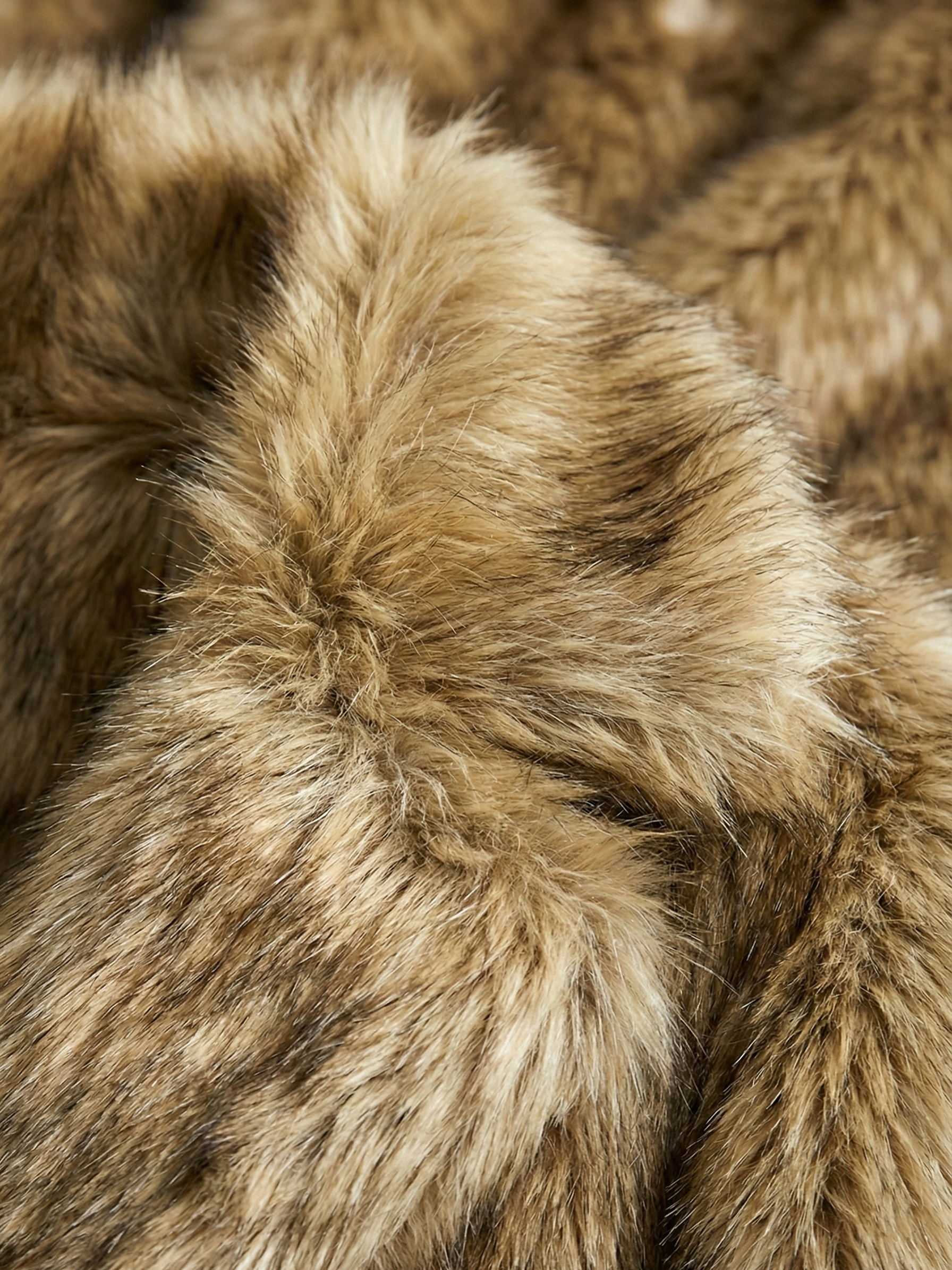 Emily | Veste d'hiver courte en fausse fourrure Brun | FormaLuxe