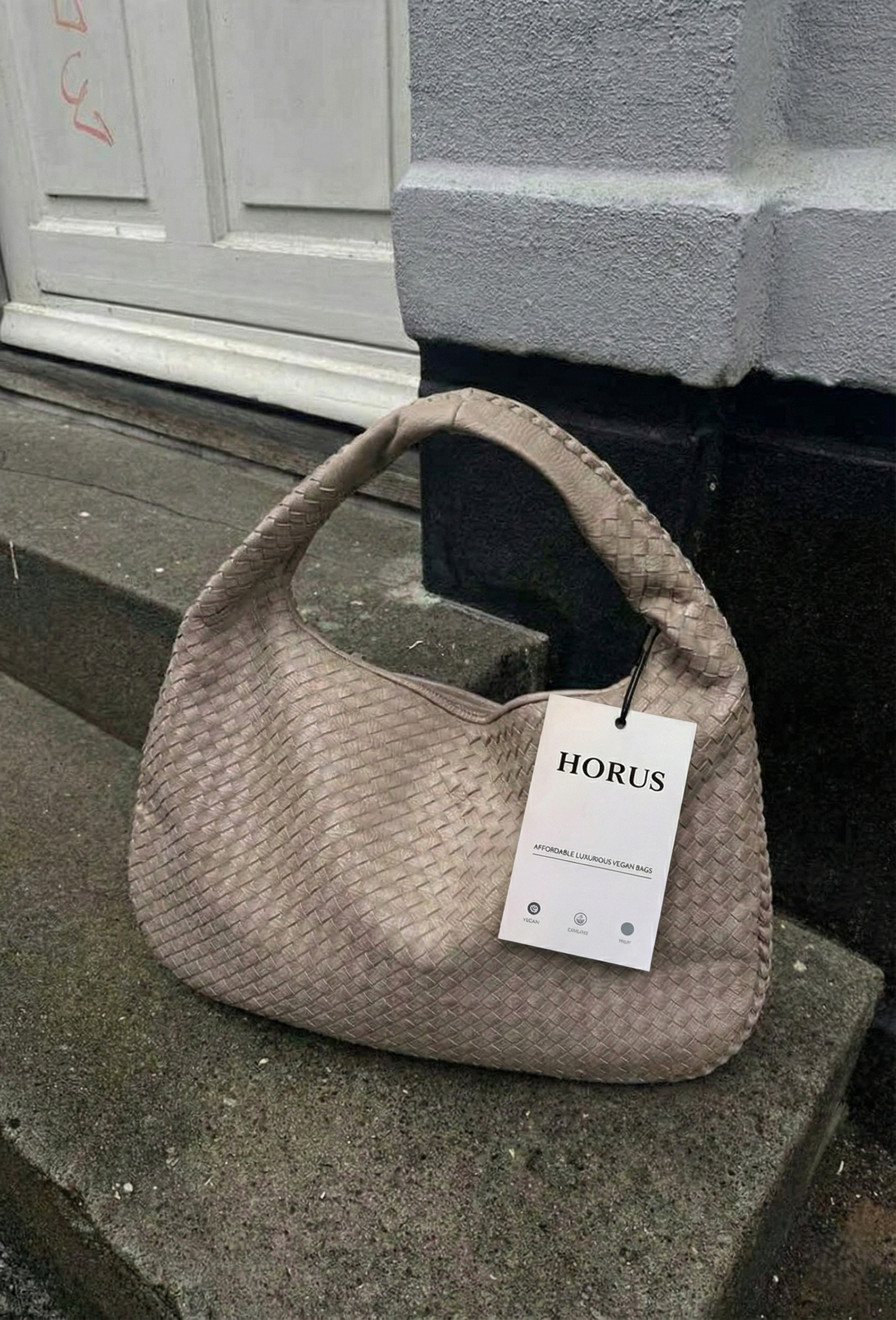 Curlew | Woven Large Shoulder Bag Black | FormaLuxe