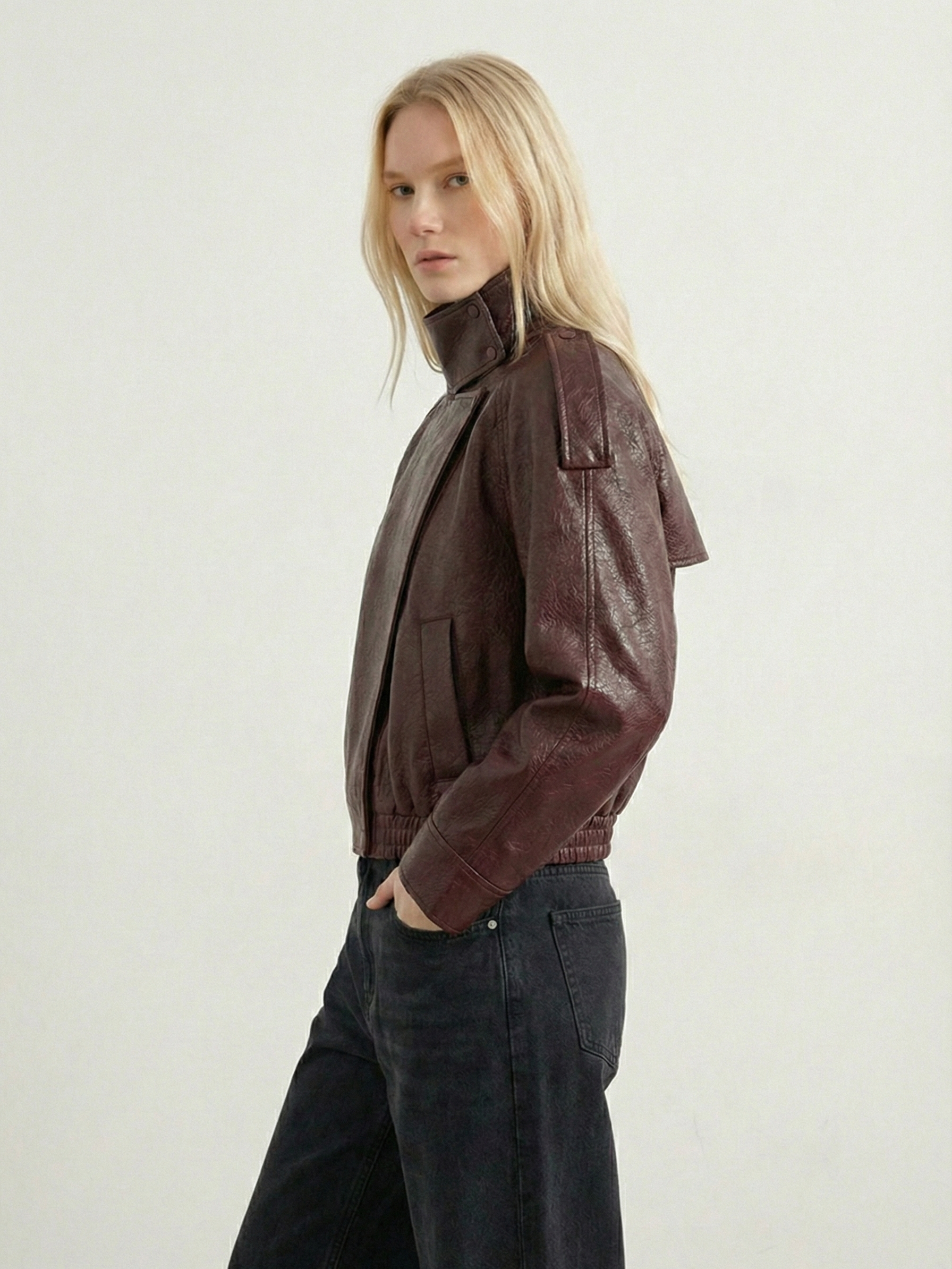 Felicia | Veste oversize à col montant en similicuir Noir | FormaLuxe