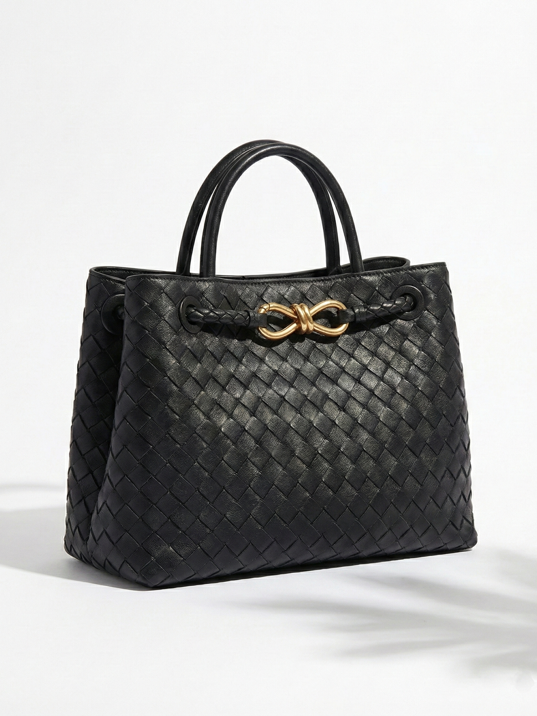 Wells | Tote Woven Shoulder Bag Black | FormaLuxe