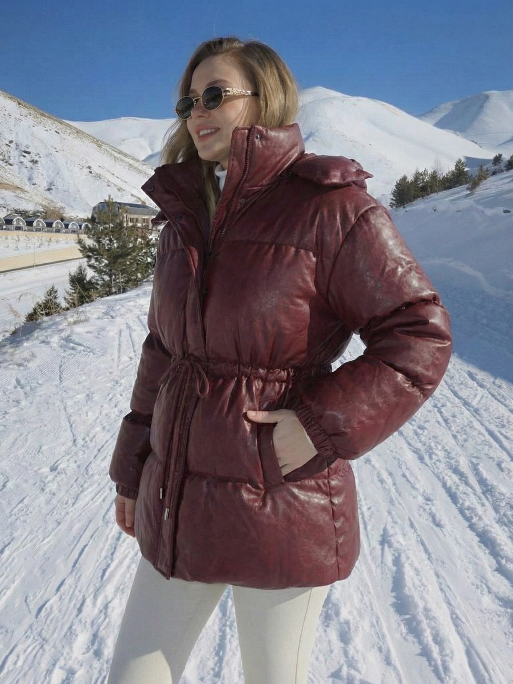 Maggie | Doudoune ceinturée à col montant Noir | FormaLuxe