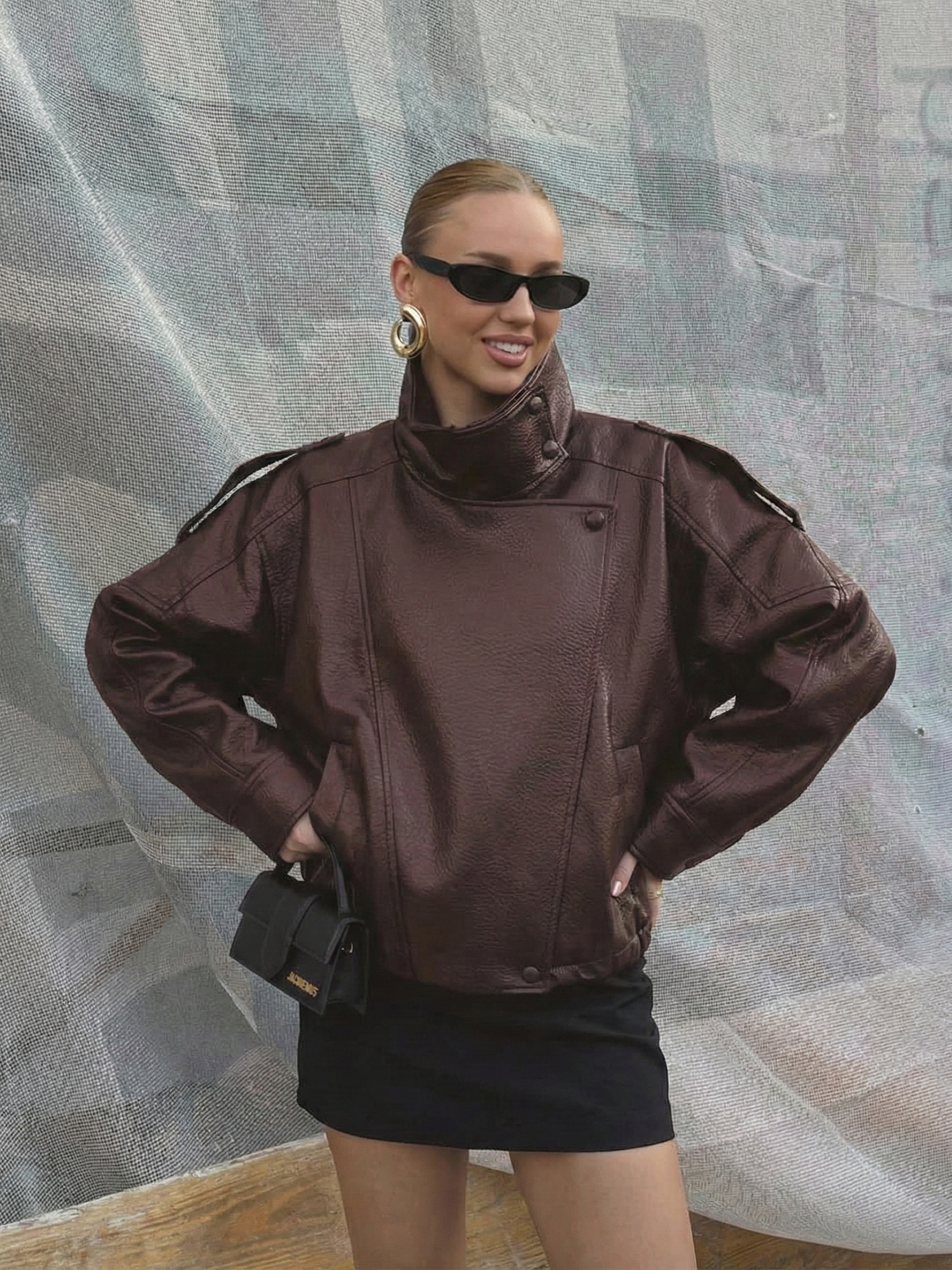 Felicia | Veste oversize à col montant en similicuir Noir | FormaLuxe