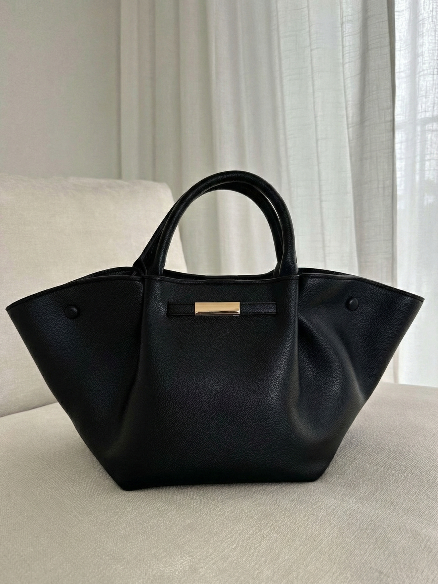 Arya | Faux Leather Handbag Schwarz | FormaLuxe