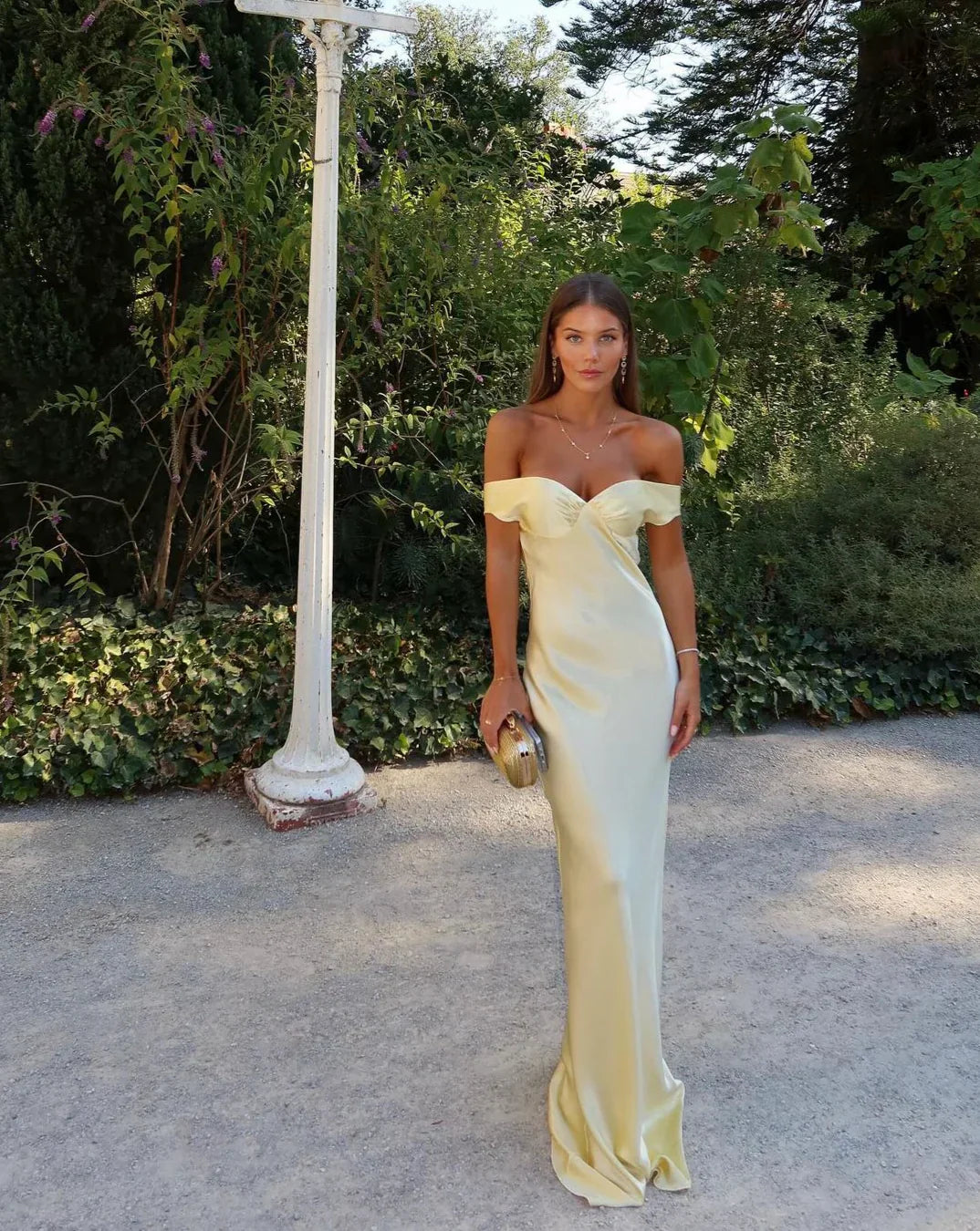 Emory | Satin-Maxikleid mit Rückenausschnitt Yellow | FormaLuxe