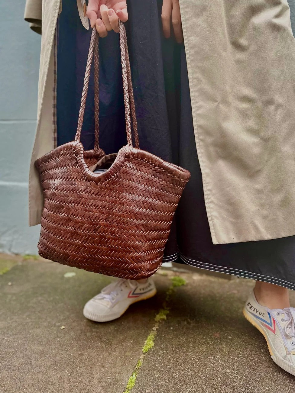 April | Woven Oversized Tote Bag Dark Brown | FormaLuxe