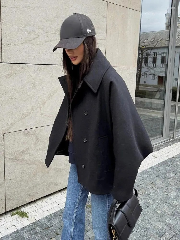 Lauryn | Oversized Collard Coat Khaki | FormaLuxe