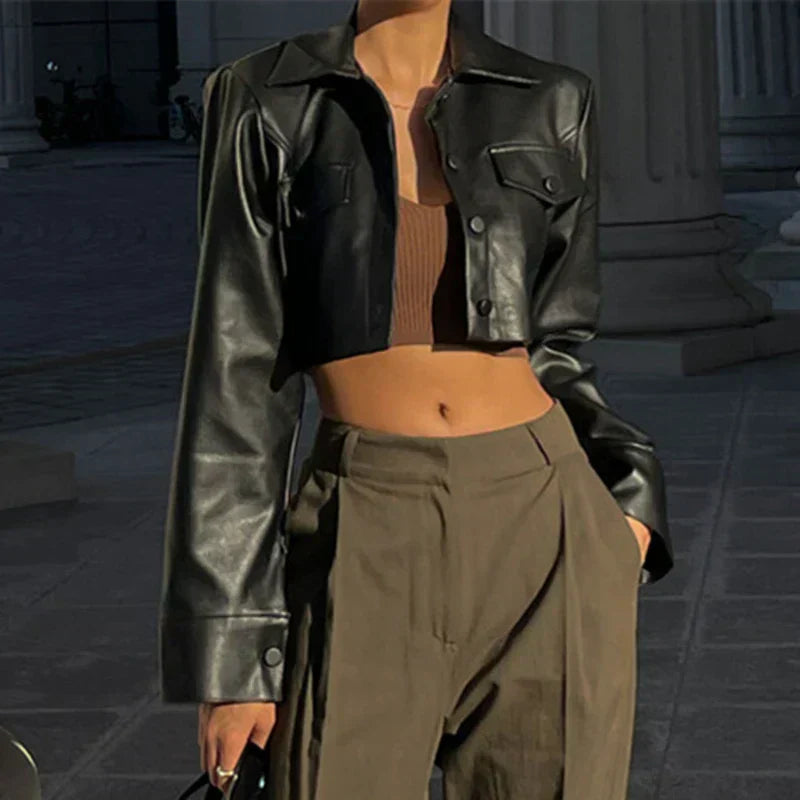 Élise | Elegante Jacke aus Kunstleder Schwarz | FormaLuxe
