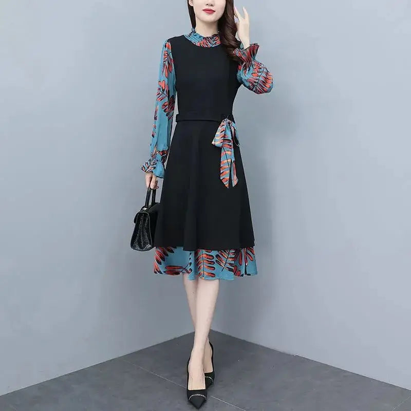 Herbst-/Winterkleid mit elegantem Stehkragen | FormaLuxe