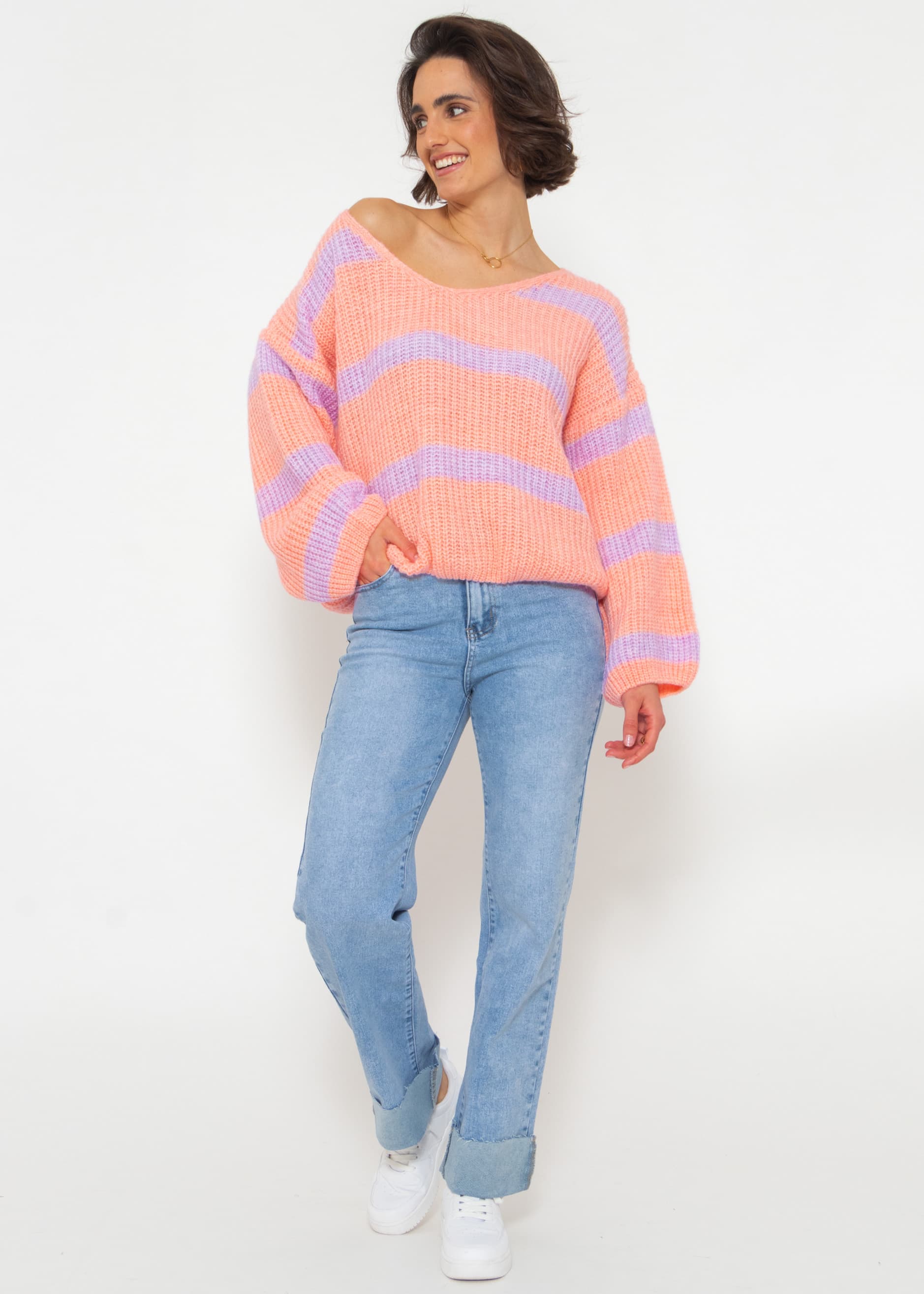 Eleganter Frühlings-Pullover mit V-Ausschnitt - Pfirsich-Flieder Streifen – Clothing > Sweaters | FormaLuxe