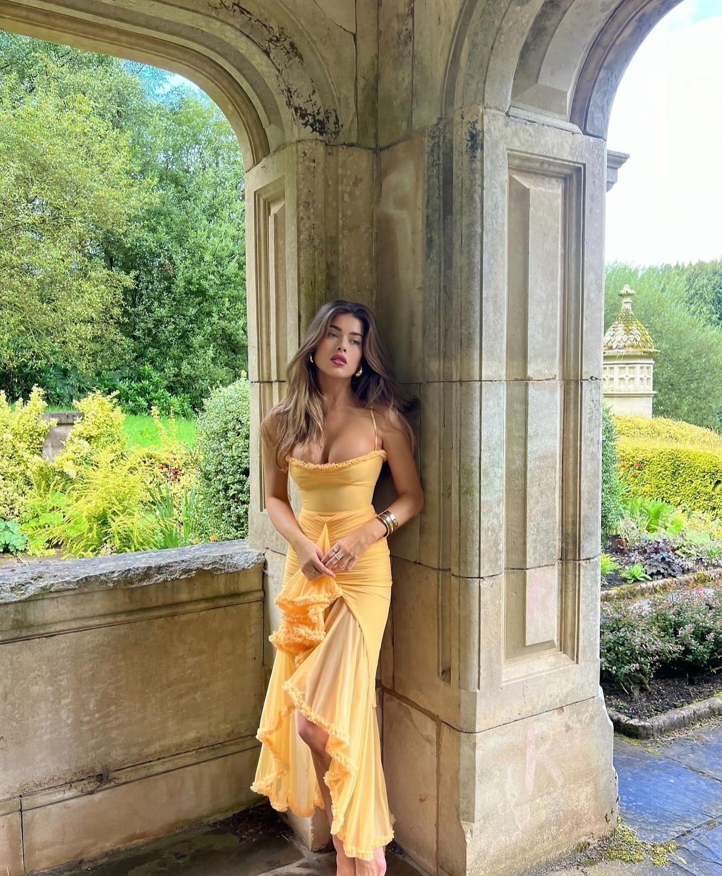 Ruby | Bezauberndes Rüschenkleid Yellow | FormaLuxe